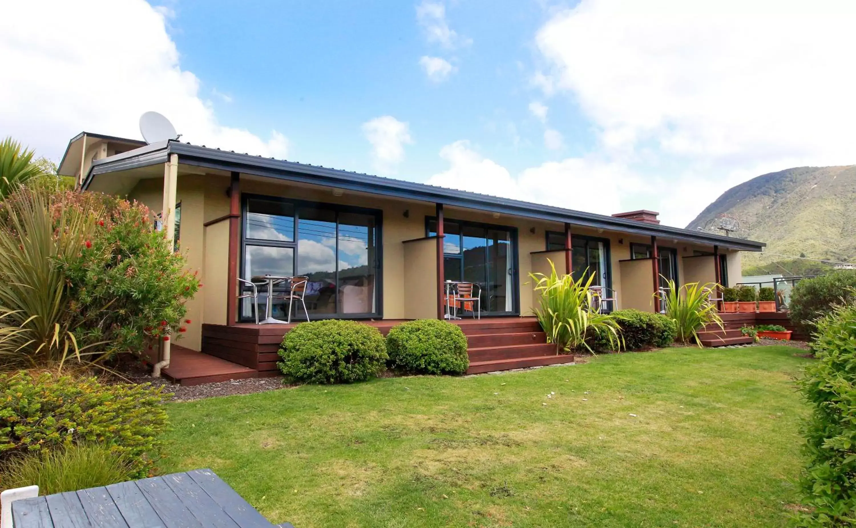 Facade/entrance, Property Building in Harbour View Motel