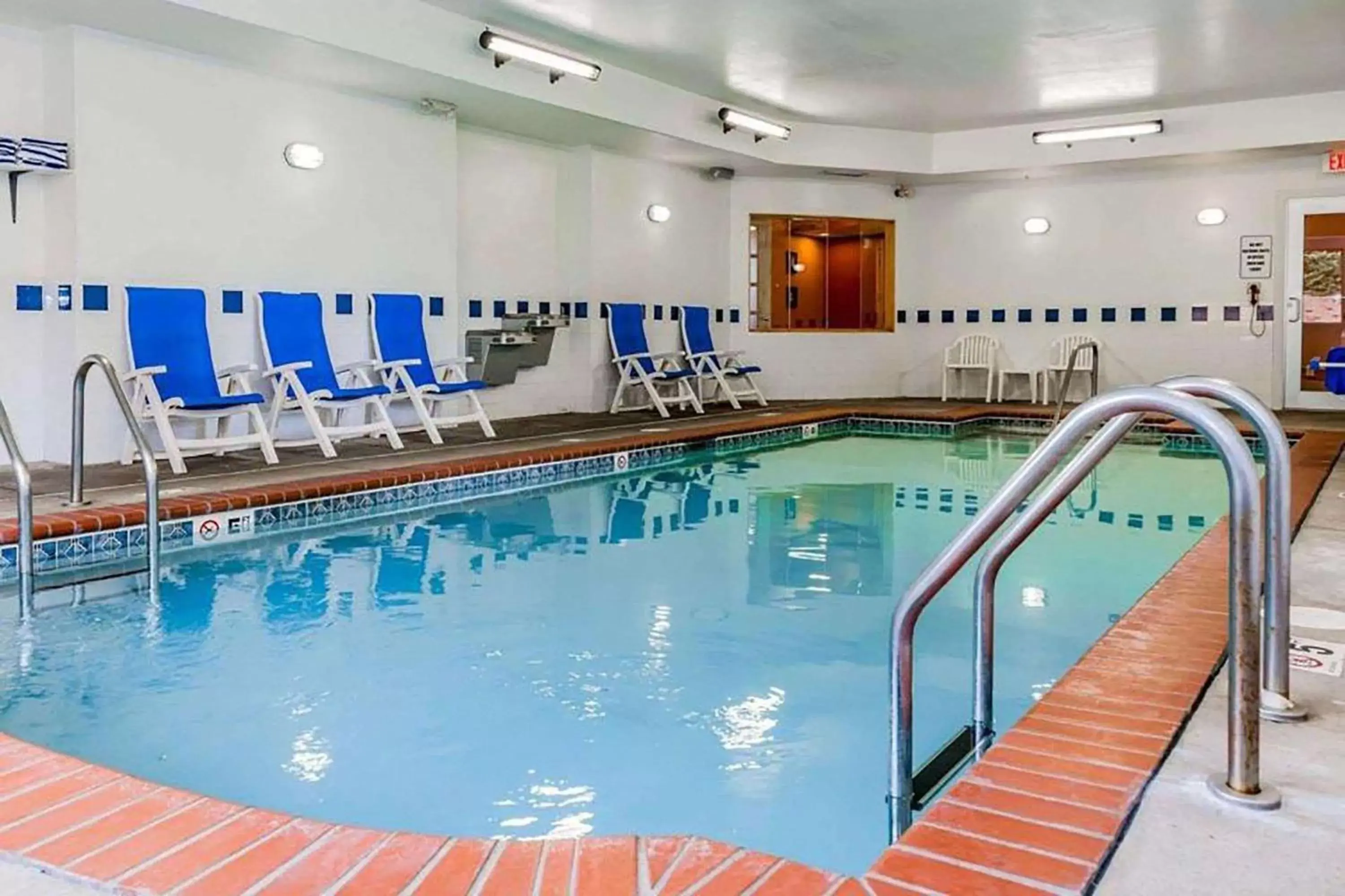 Swimming Pool in Quality Inn East Indianapolis