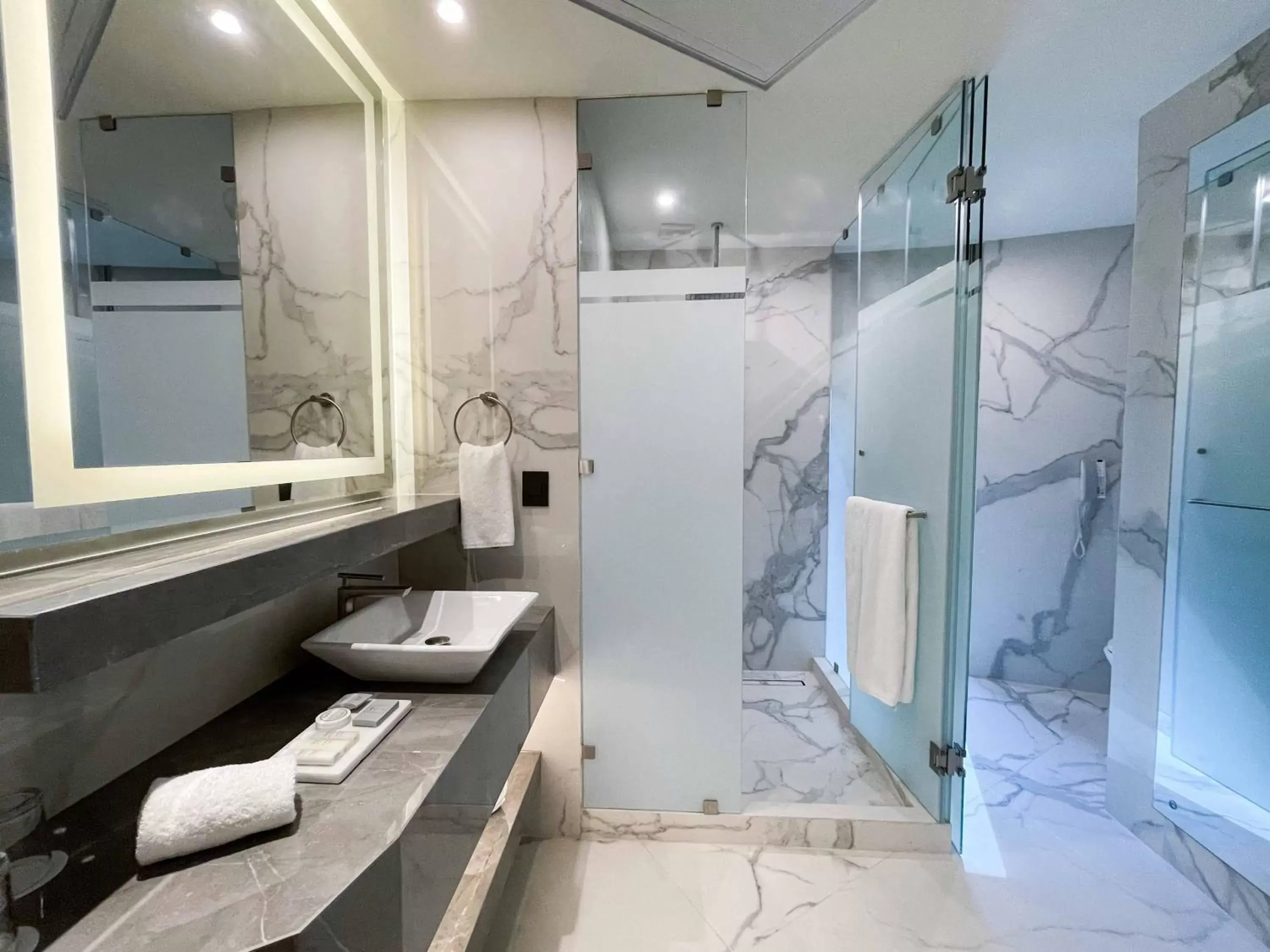 Bathroom in Safi Royal Luxury Metropolitan