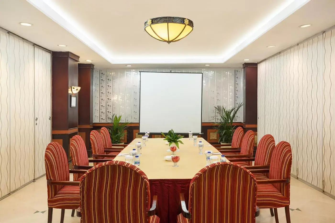 Meeting/conference room in Swiss-Belhotel Tarakan