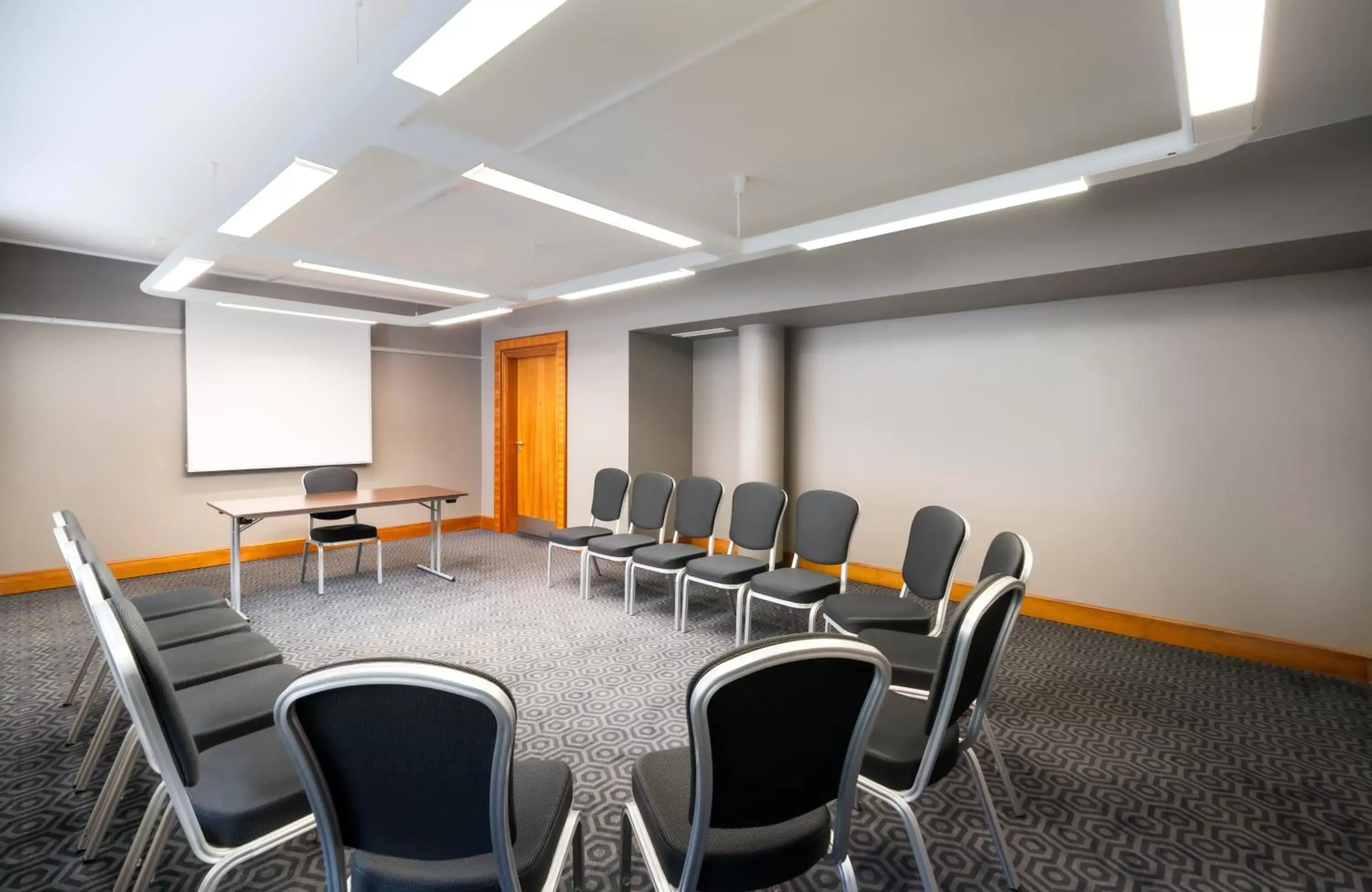 Meeting/conference room in HOTEL BERLIN KÖPENICK by Leonardo Hotels