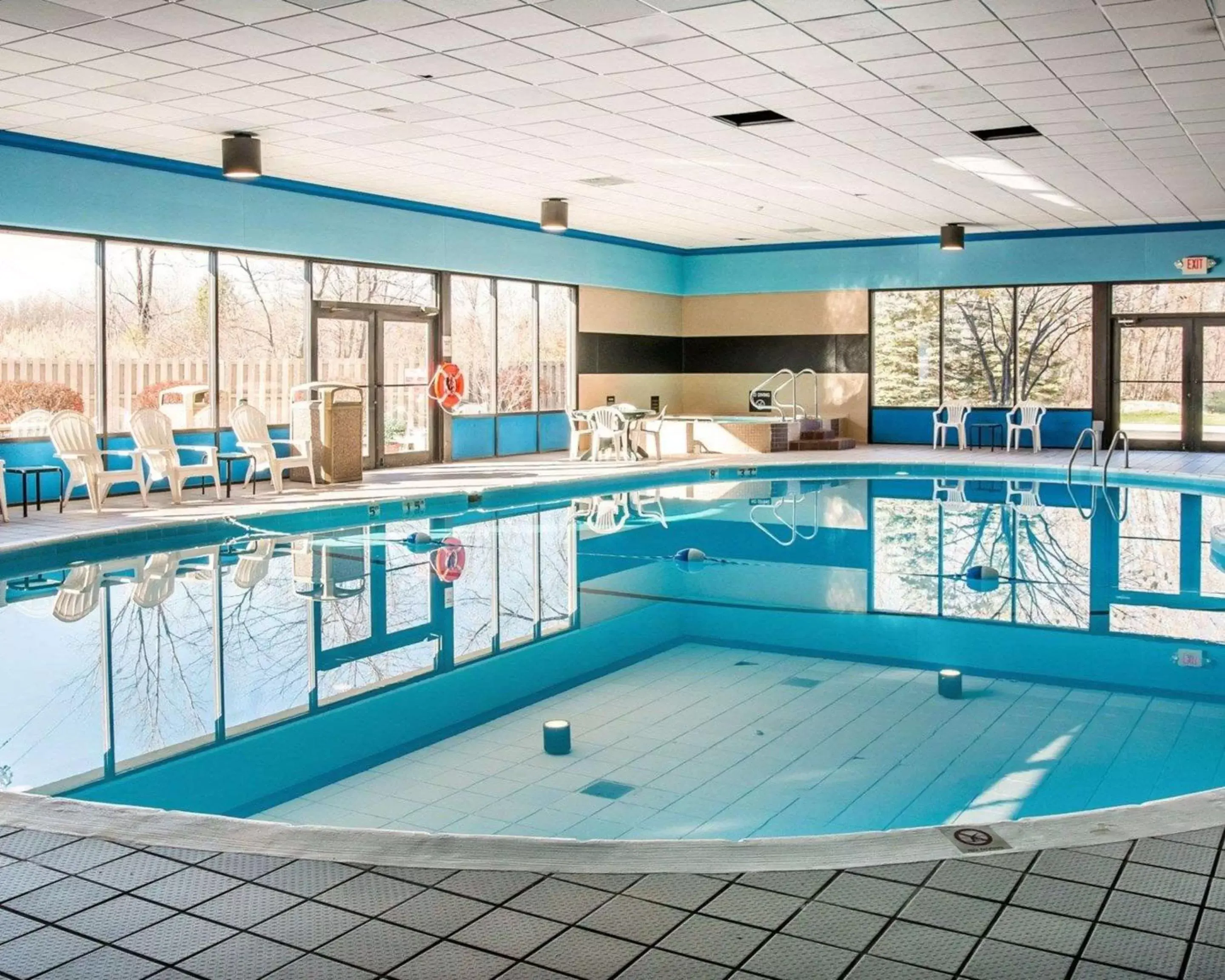Hot Tub, Swimming Pool in Quality Inn & Suites Monroe