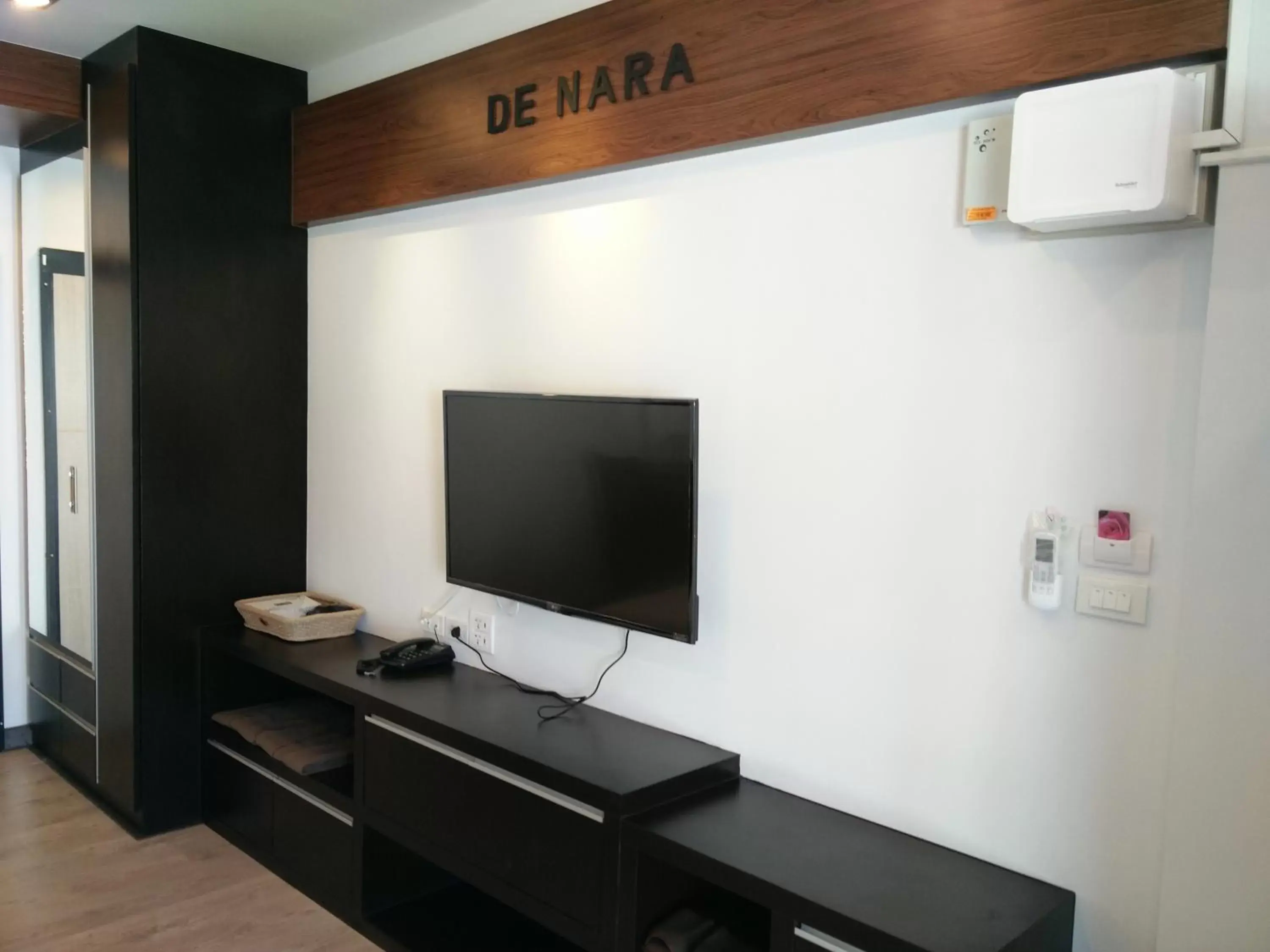 Decorative detail, TV/Entertainment Center in Hotel De Nara-SHA Extra Plus