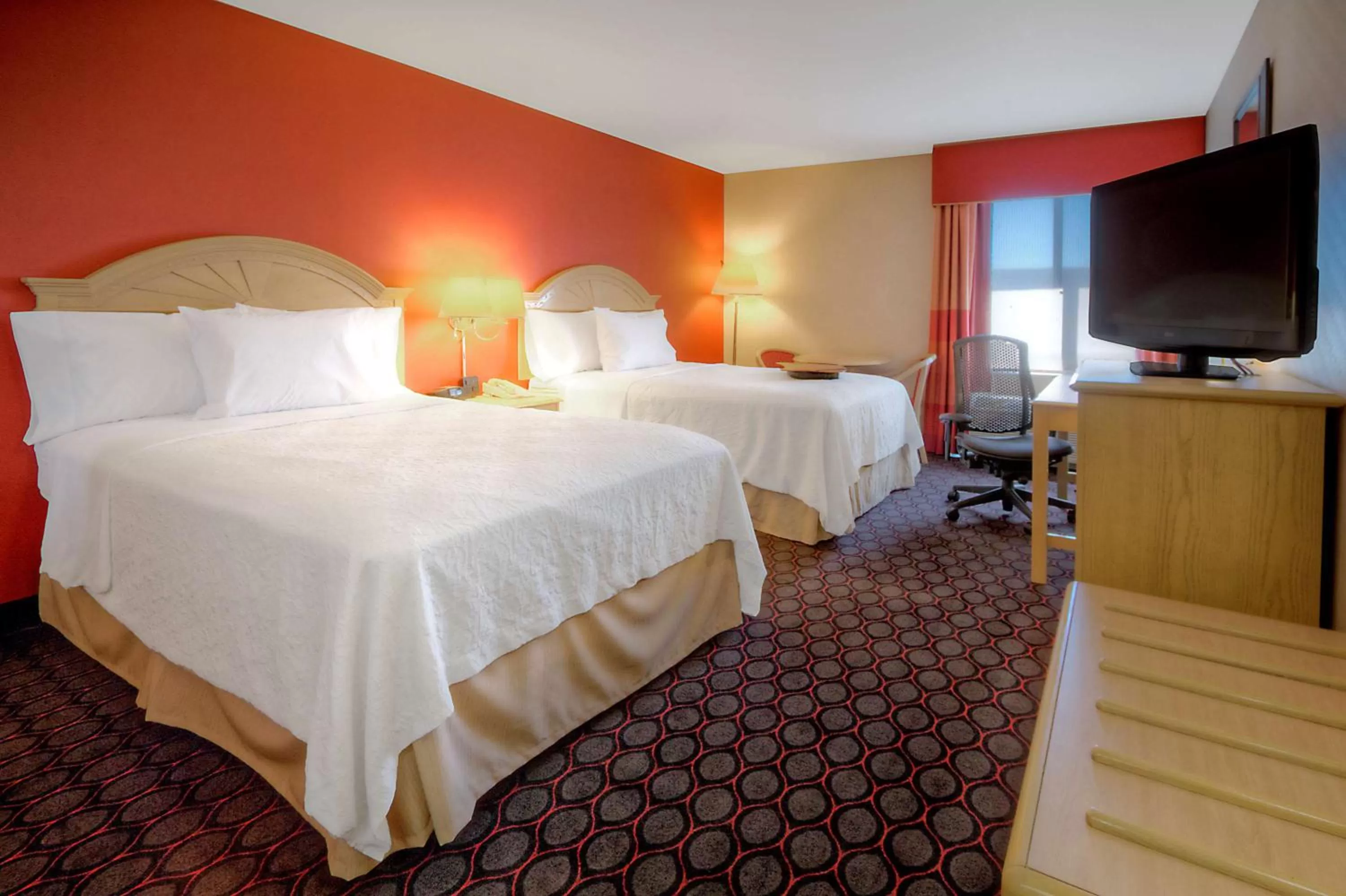 Bed in Hampton Inn Fremont