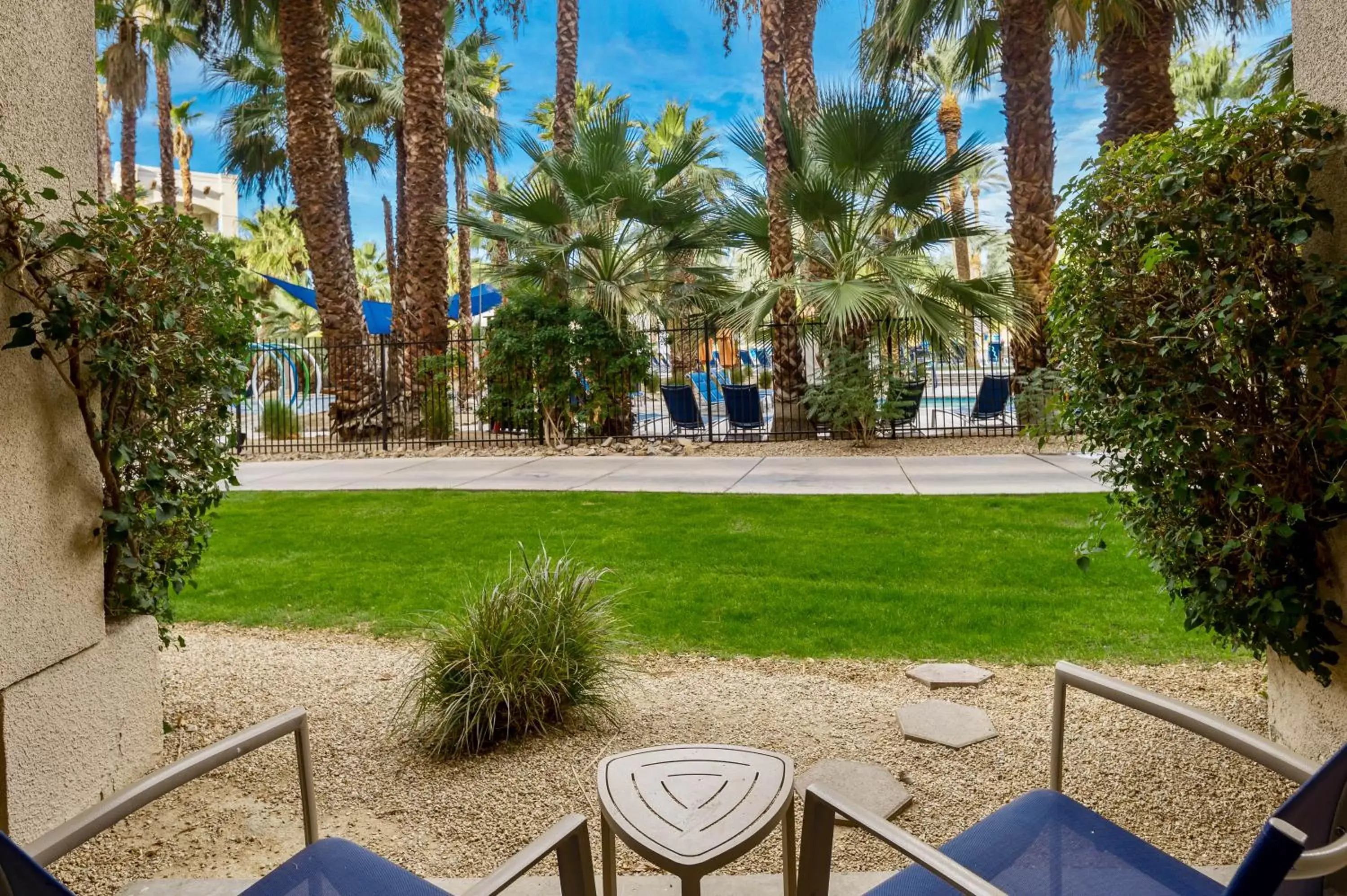 Patio, Garden in Hyatt Regency Indian Wells Resort & Spa