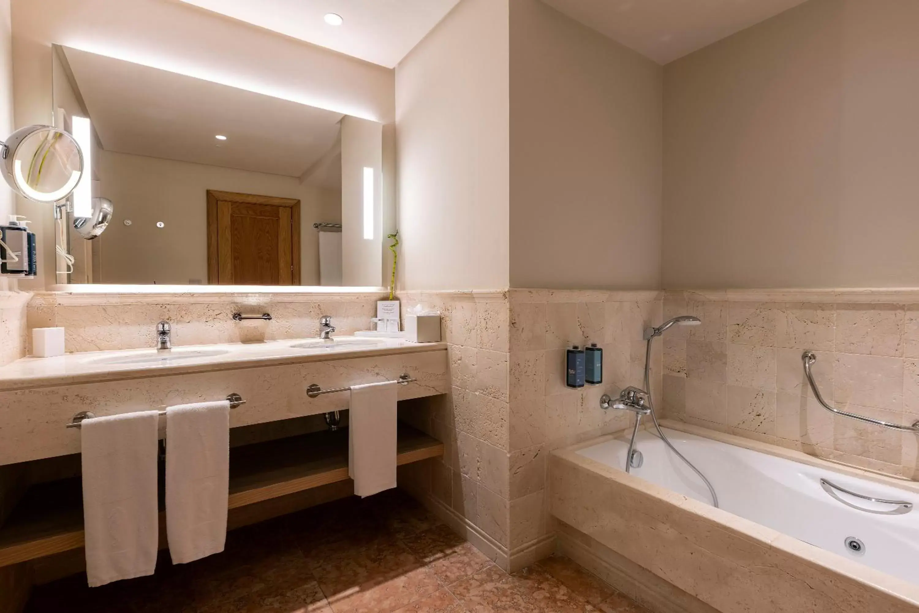 Bathroom in Hipotels Barrosa Palace & Spa