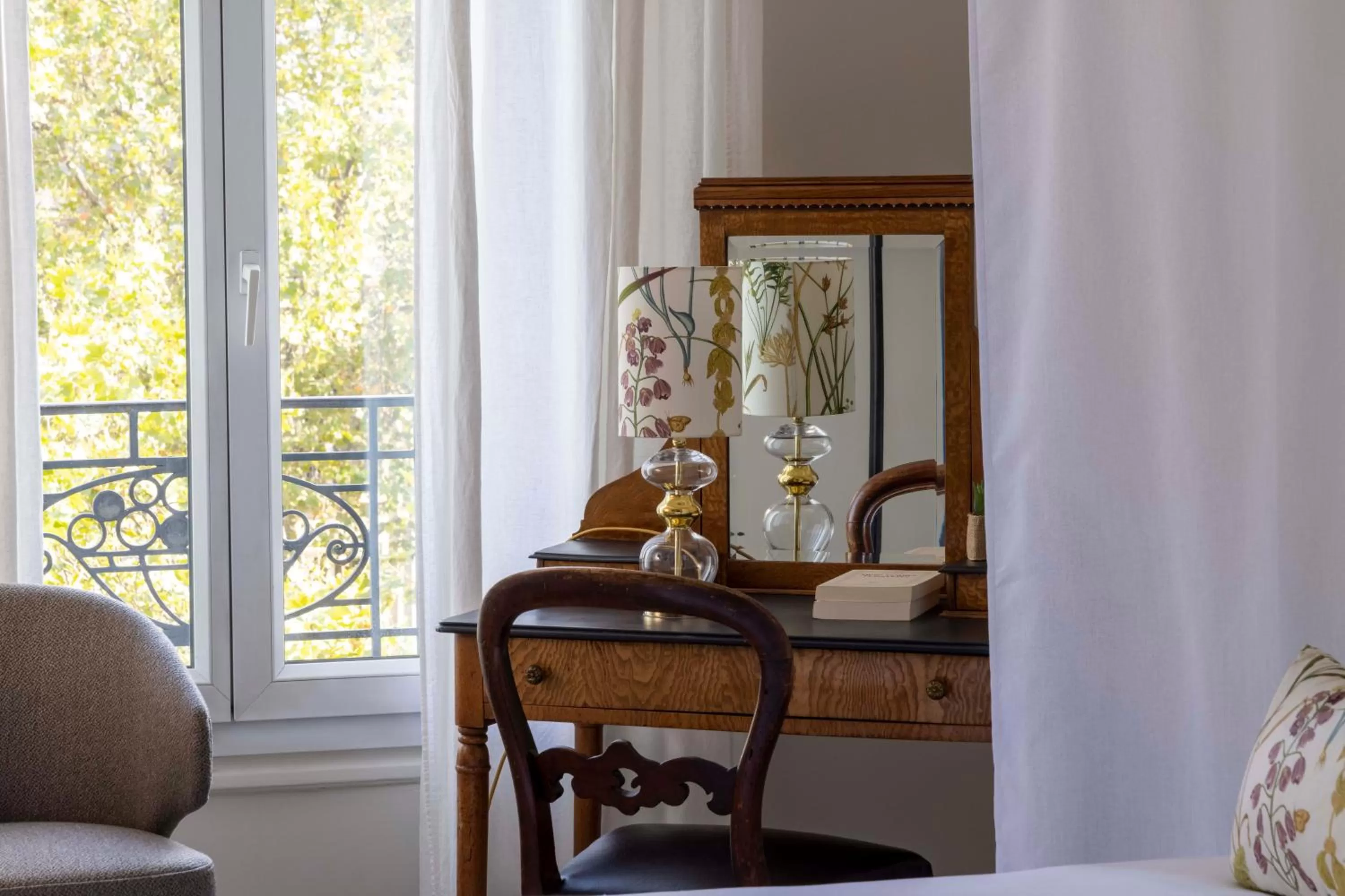 Seating area in Hôtel de Banville