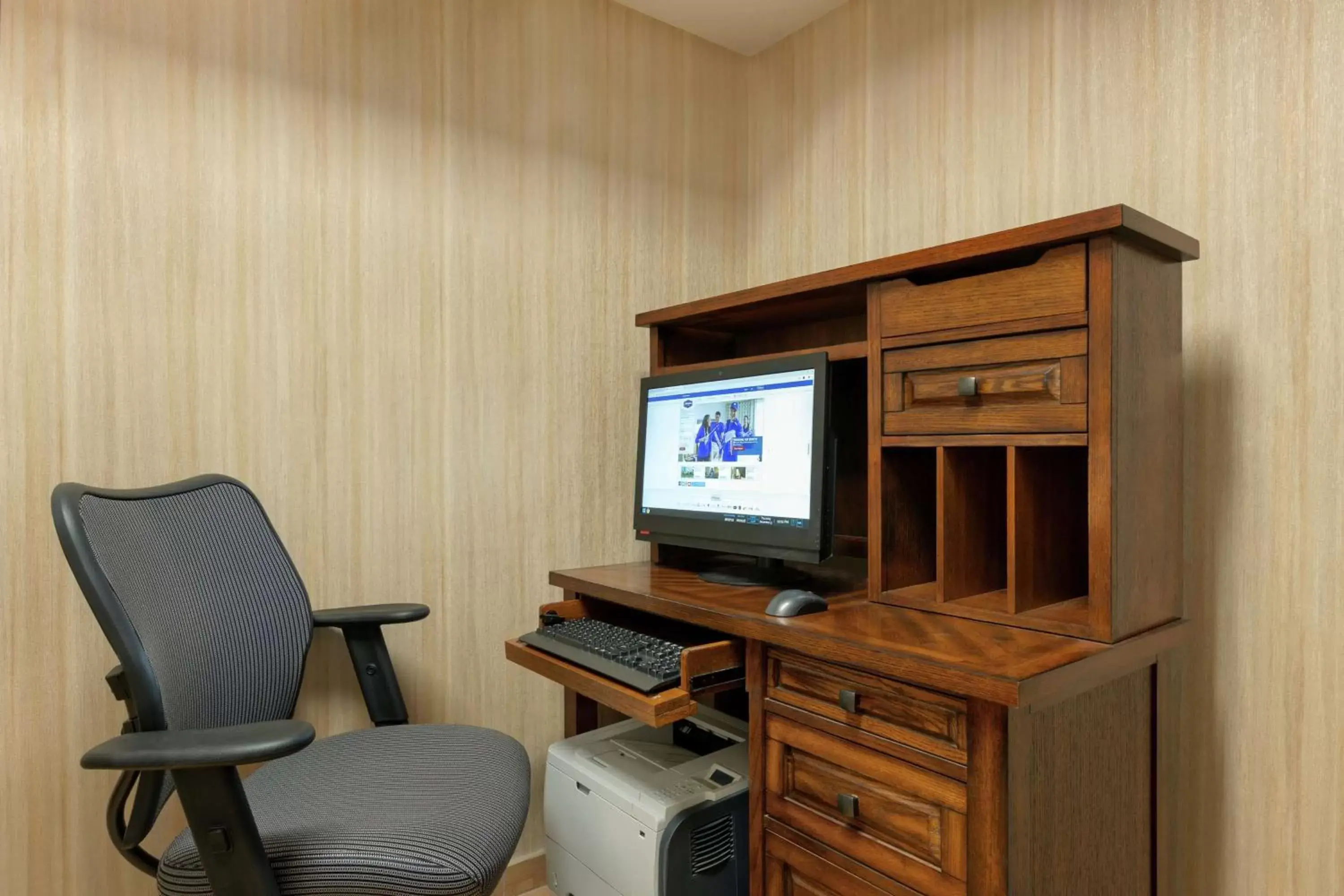 Business facilities, TV/Entertainment Center in Hampton Inn Abilene