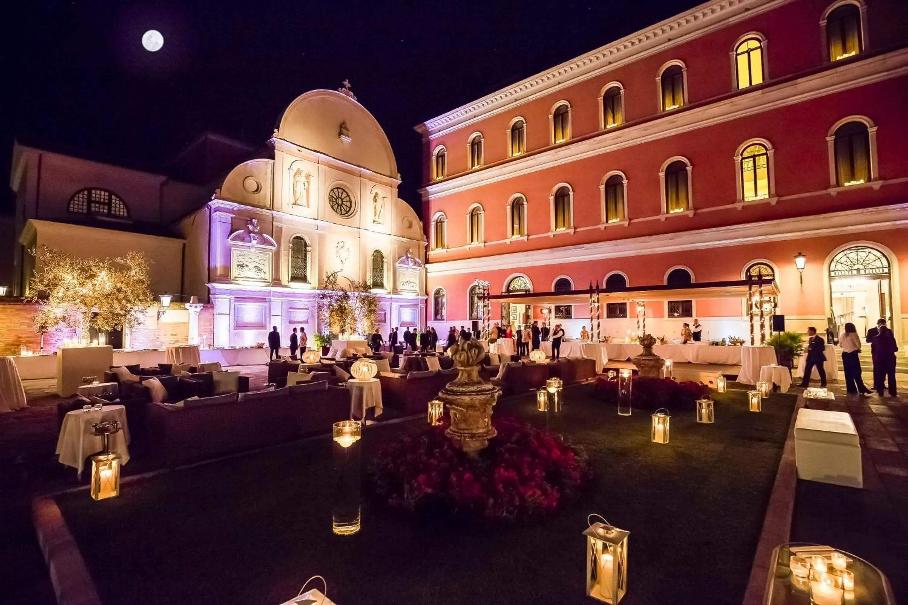 Property building, Restaurant/Places to Eat in San Clemente Palace Kempinski