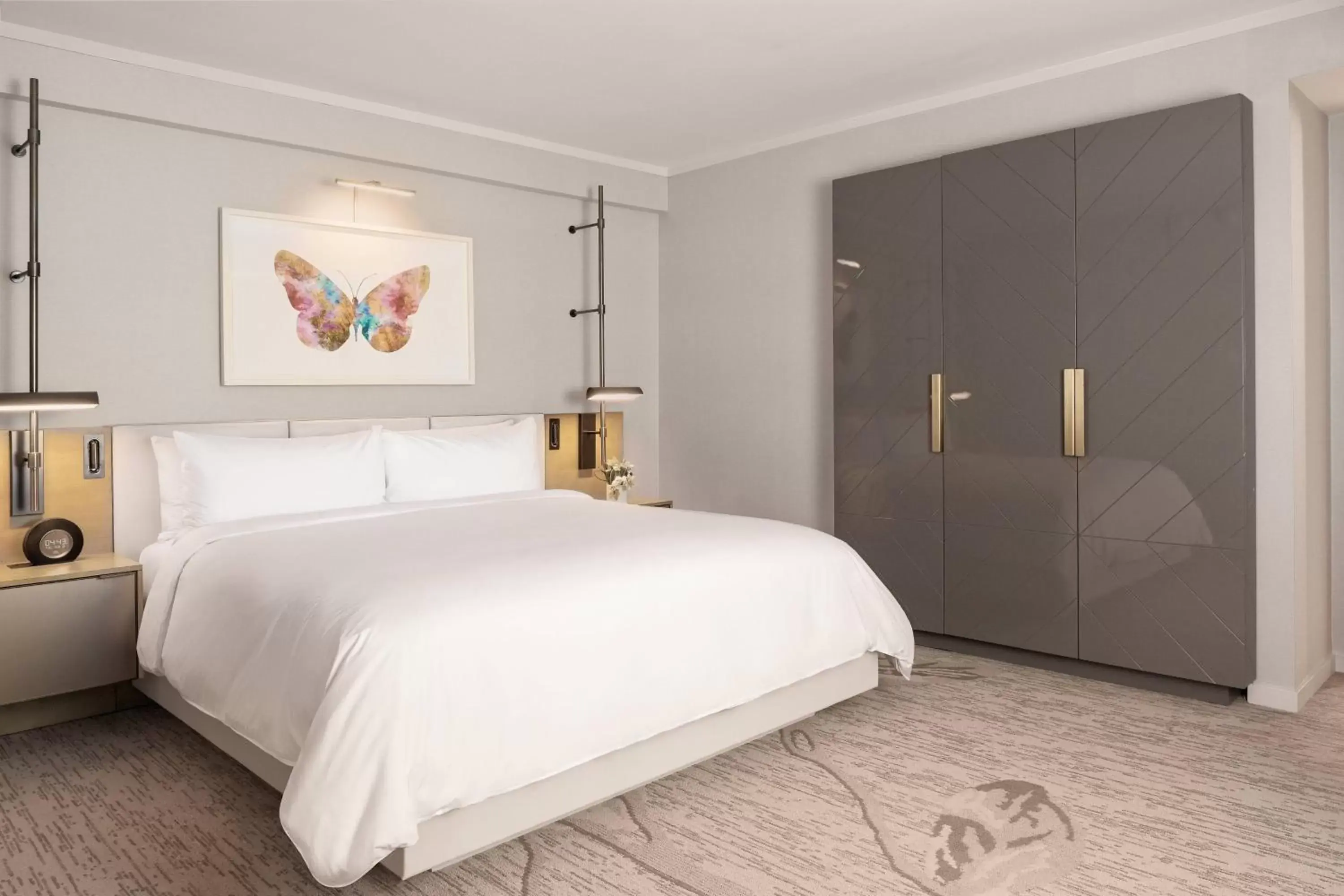 Bedroom, Bed in JW Marriott Parq Vancouver