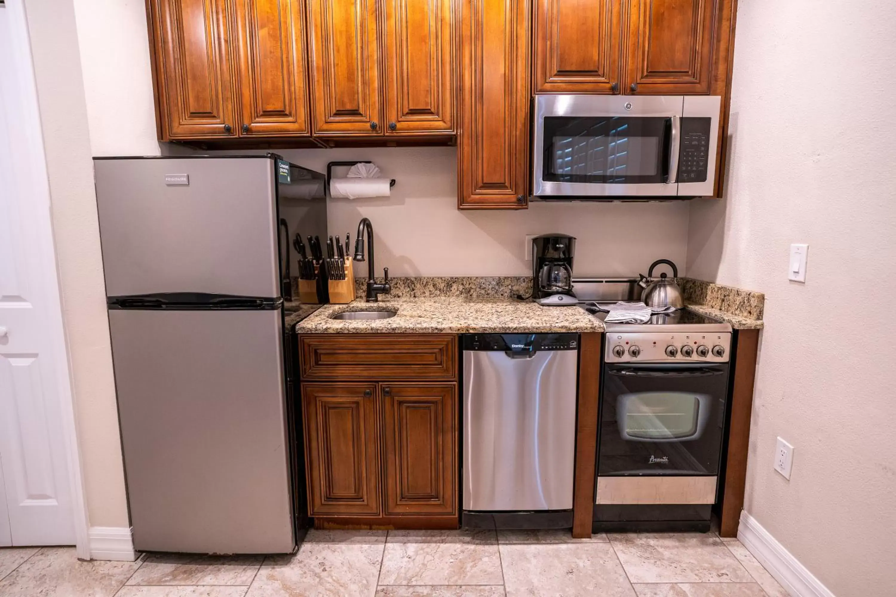 Kitchen/Kitchenette in The Capri at Siesta