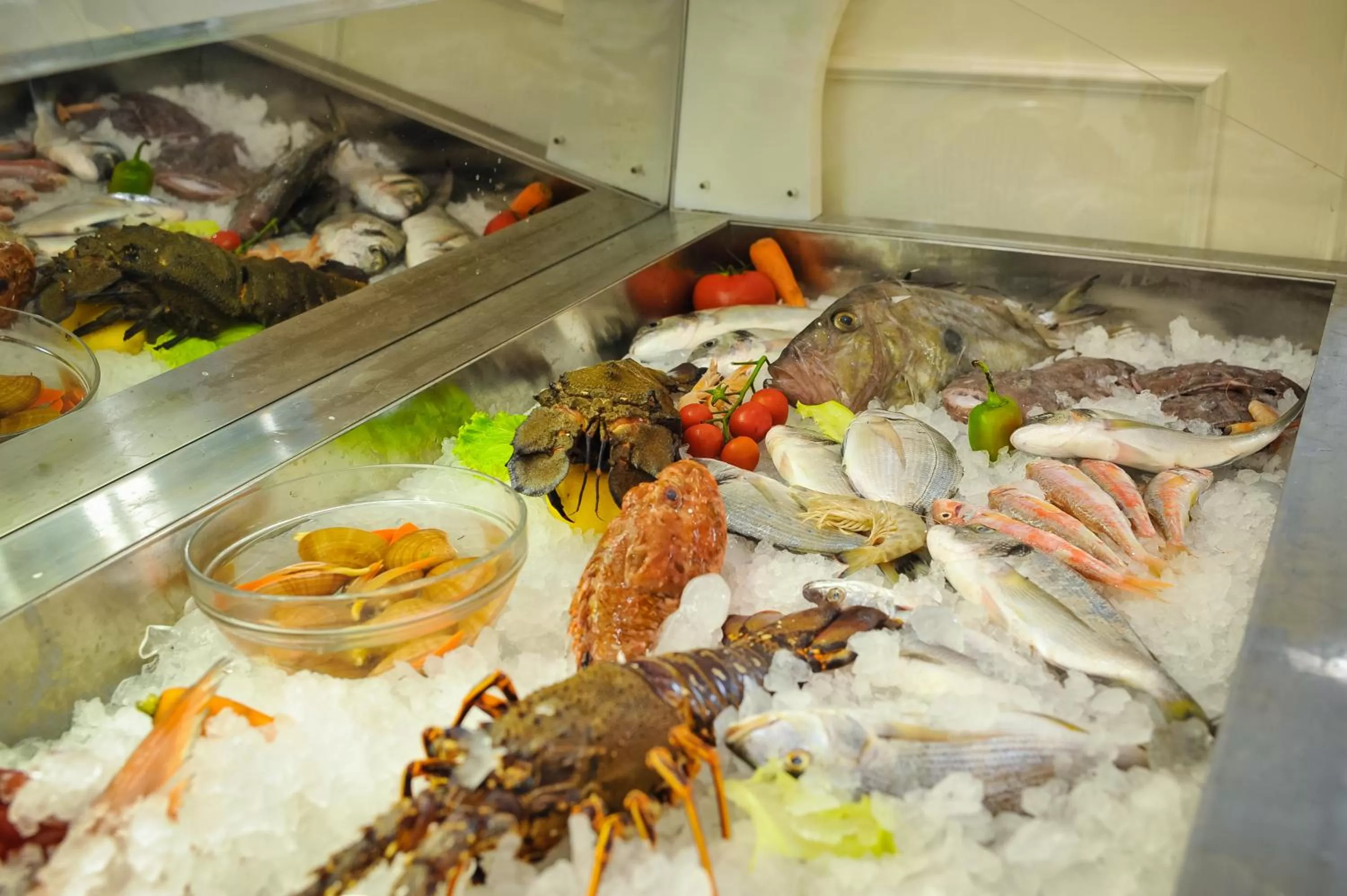 Restaurant/places to eat in Iliria Internacional Hotel