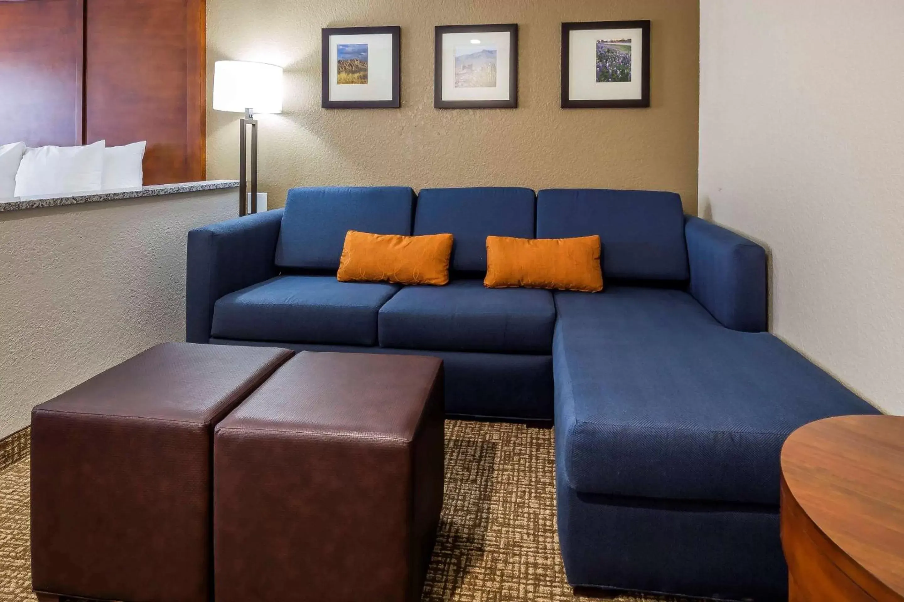 Bedroom, Seating Area in Comfort Suites El Paso Airport