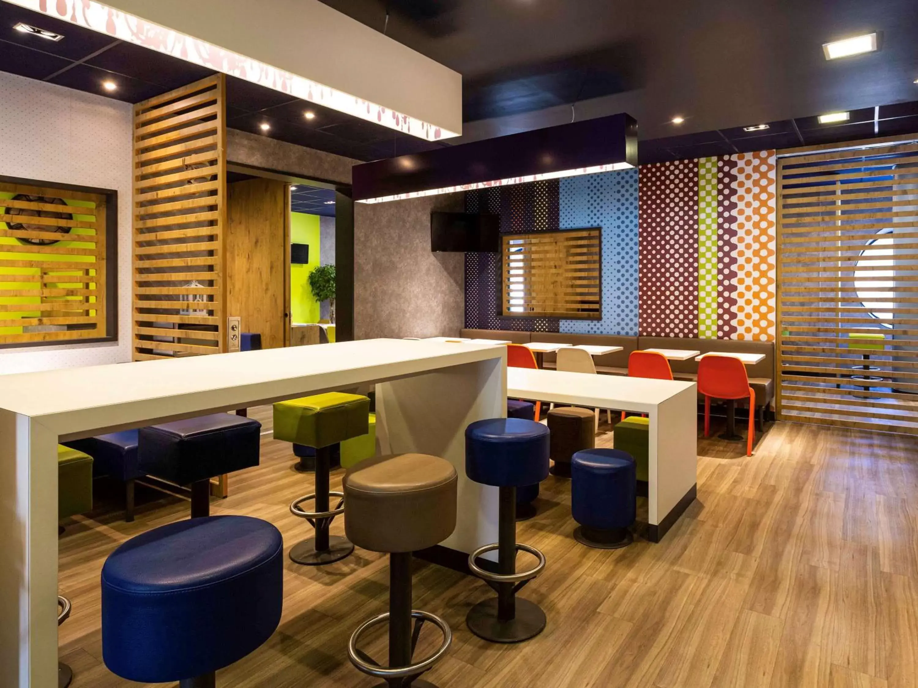 Restaurant/places to eat, Lounge/Bar in ibis budget Bordeaux Centre - Gare Saint Jean