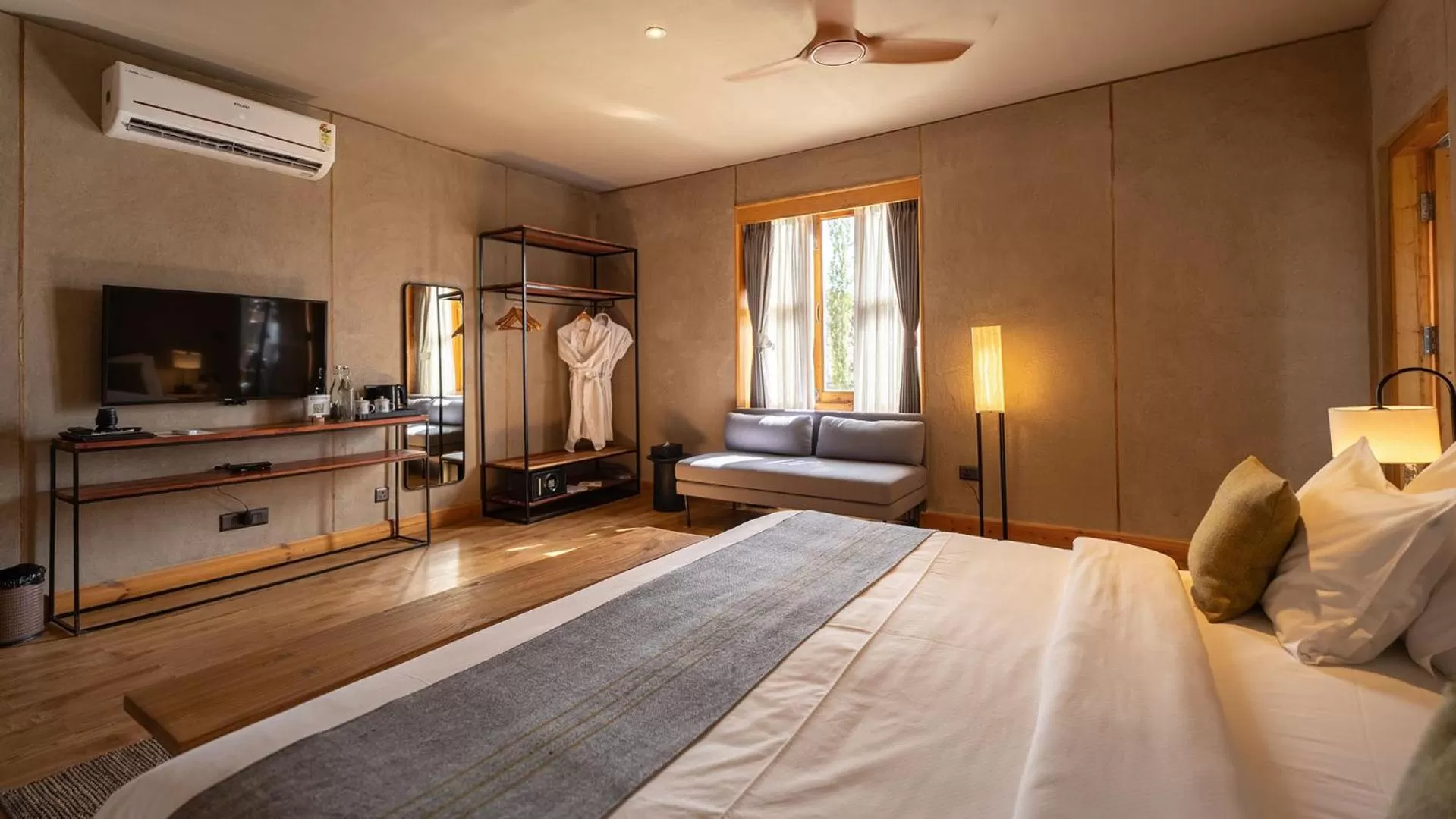 View (from property/room), Bed in Chospa Hotel, Leh