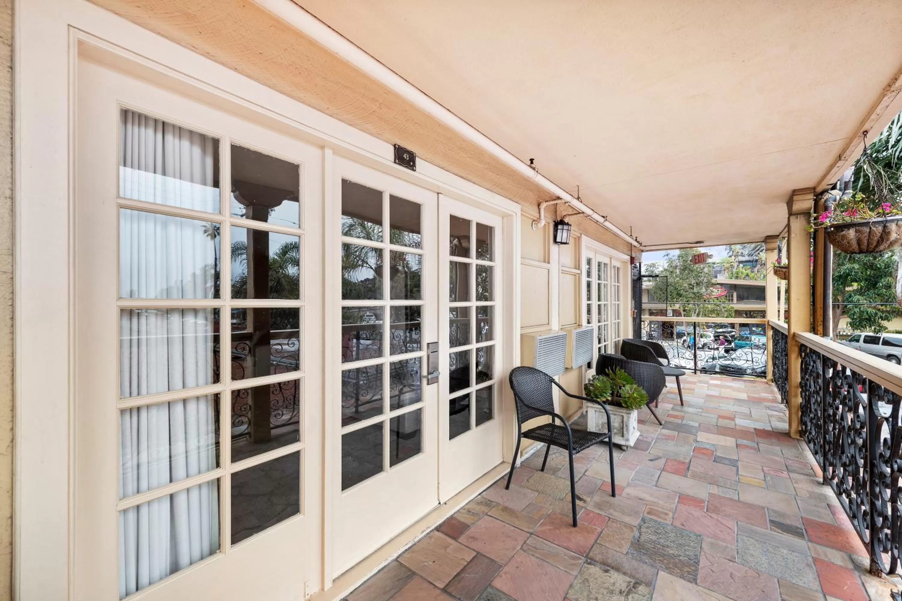 Property building in 14 West Hotel Laguna Beach