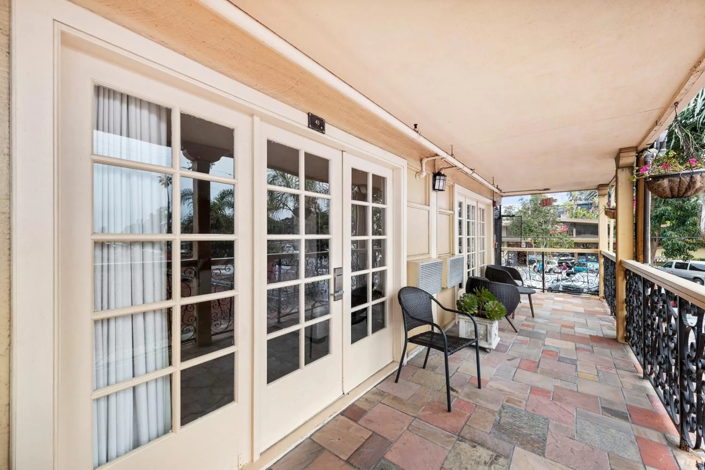 Property building in 14 West Hotel Laguna Beach Property building in 14 West Hotel Laguna Beach