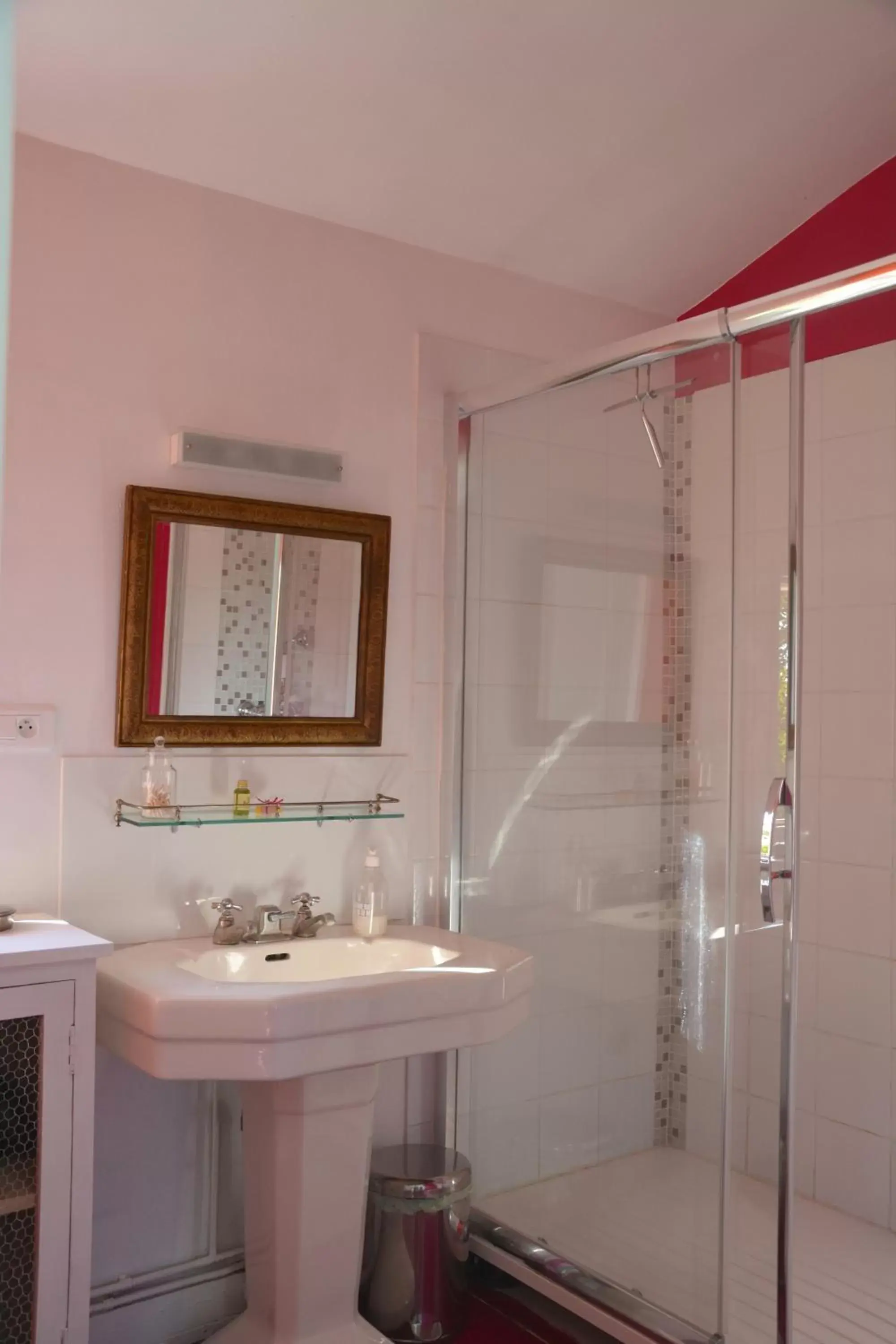 Bathroom in la maison