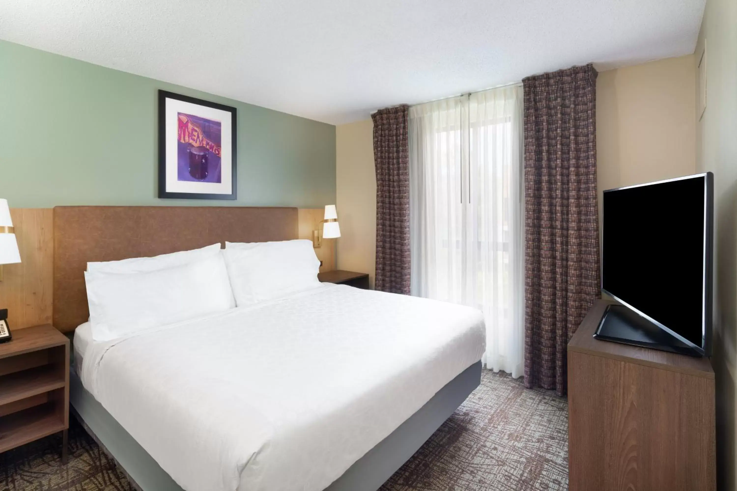 Photo of the whole room, Bed in Staybridge Suites Memphis-Poplar Ave East, an IHG Hotel
