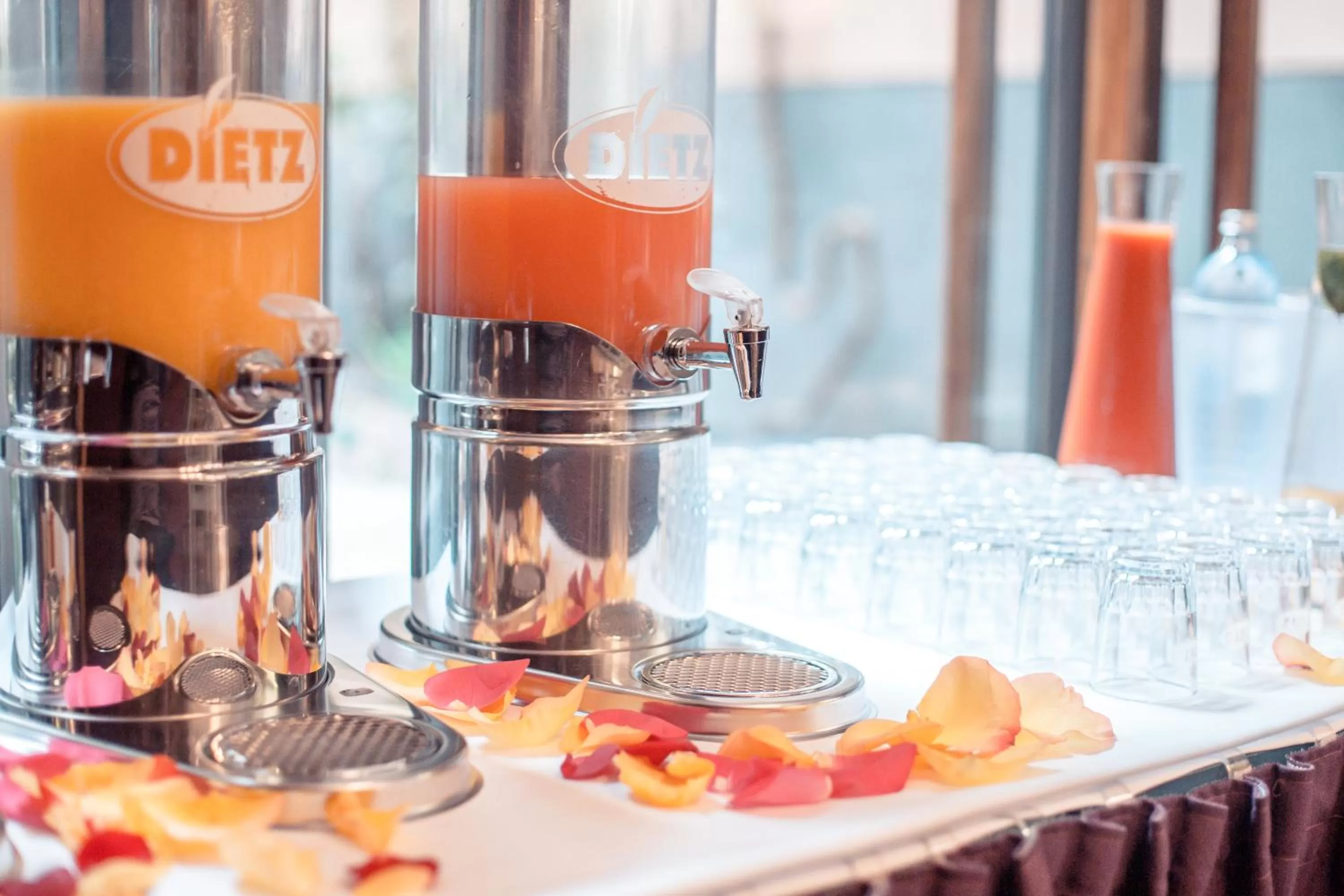 Breakfast in Hotel Bleibtreu Berlin by Golden Tulip