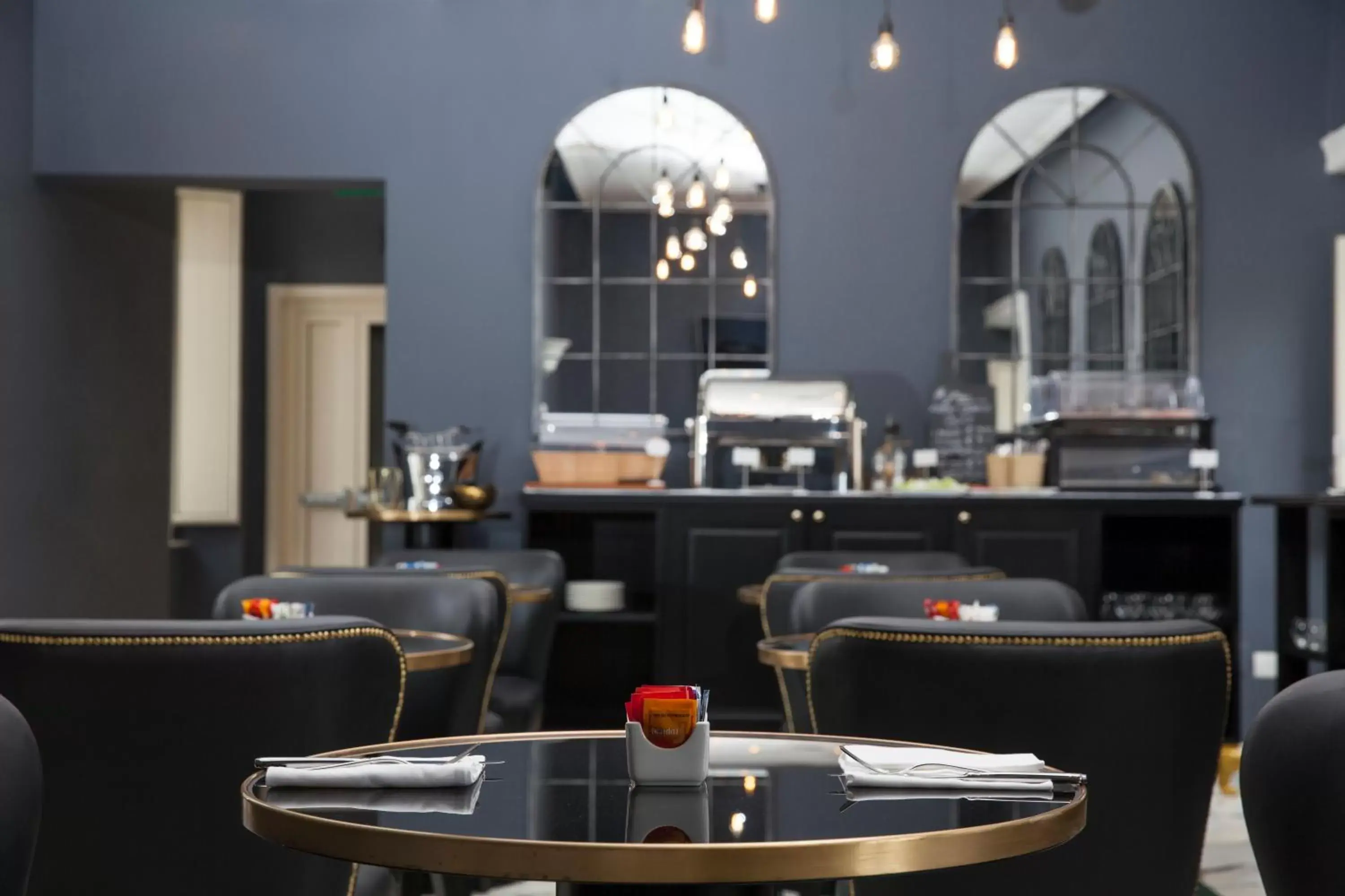 Food and drinks, Restaurant/Places to Eat in Boutique Hotel Metro 900