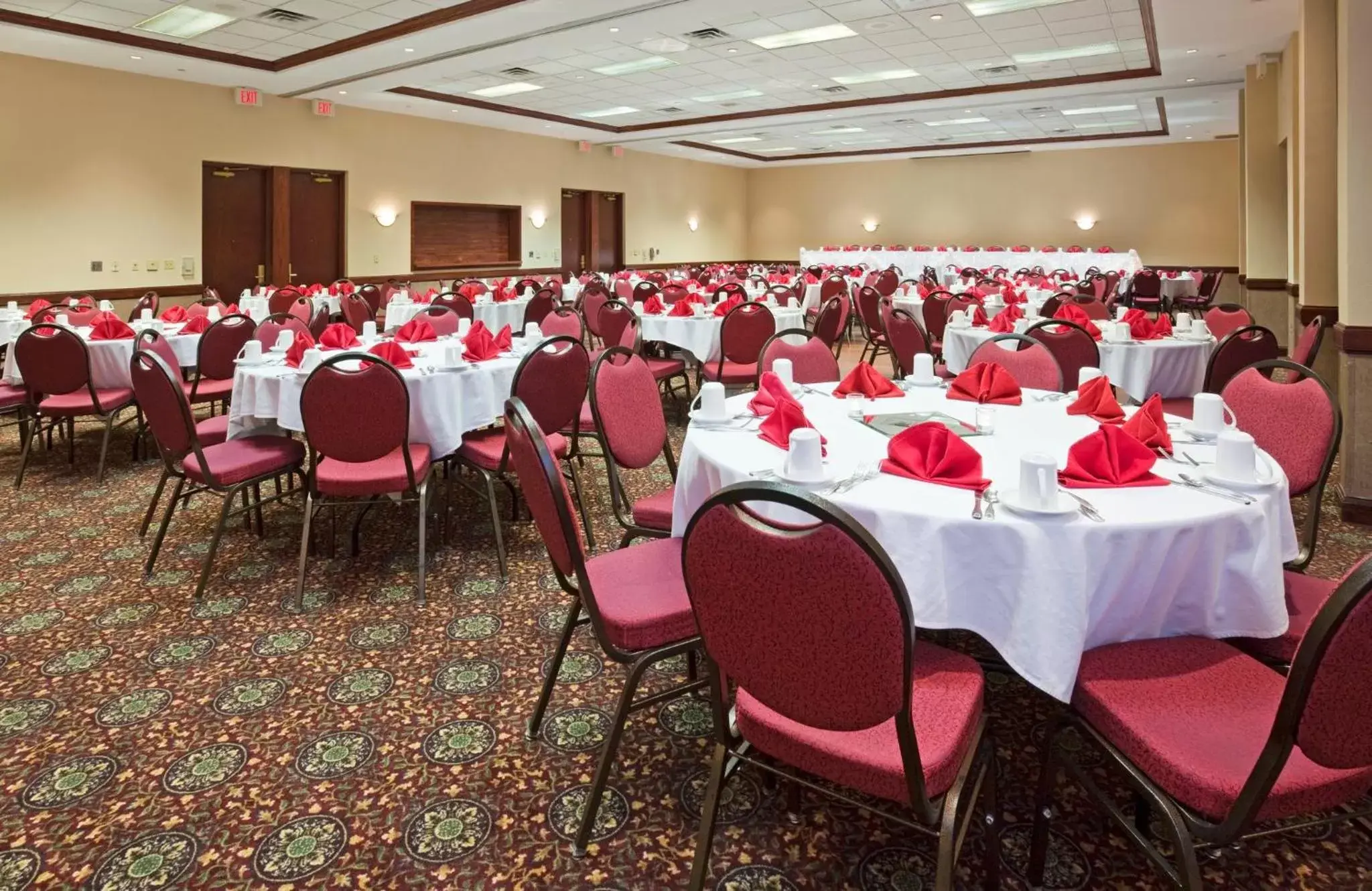 Banquet/Function facilities, Restaurant/Places to Eat in Holiday Inn Hotel & Suites Madison West, an IHG Hotel