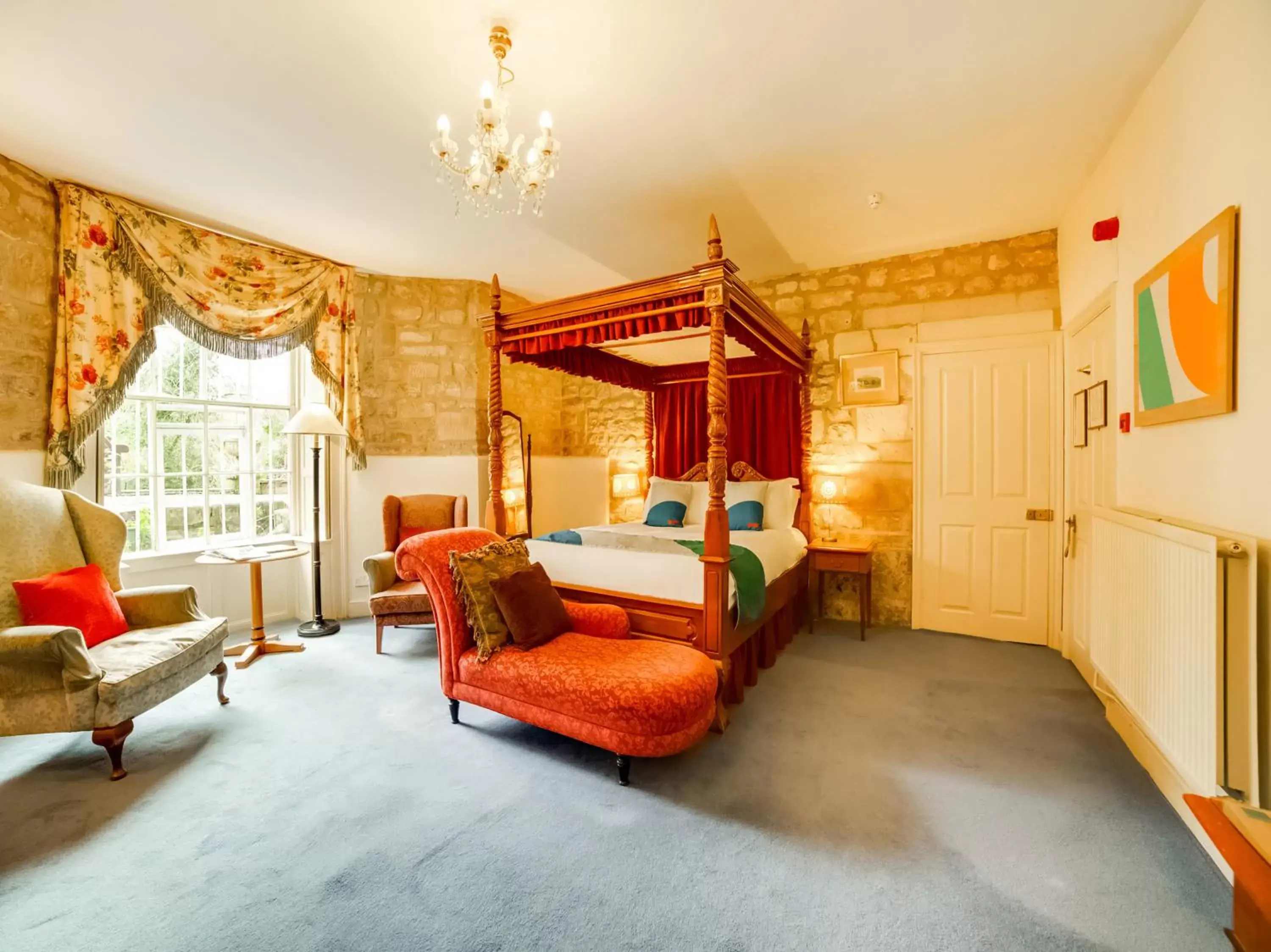 Photo of the whole room in OYO Bailbrook Lodge, Bath