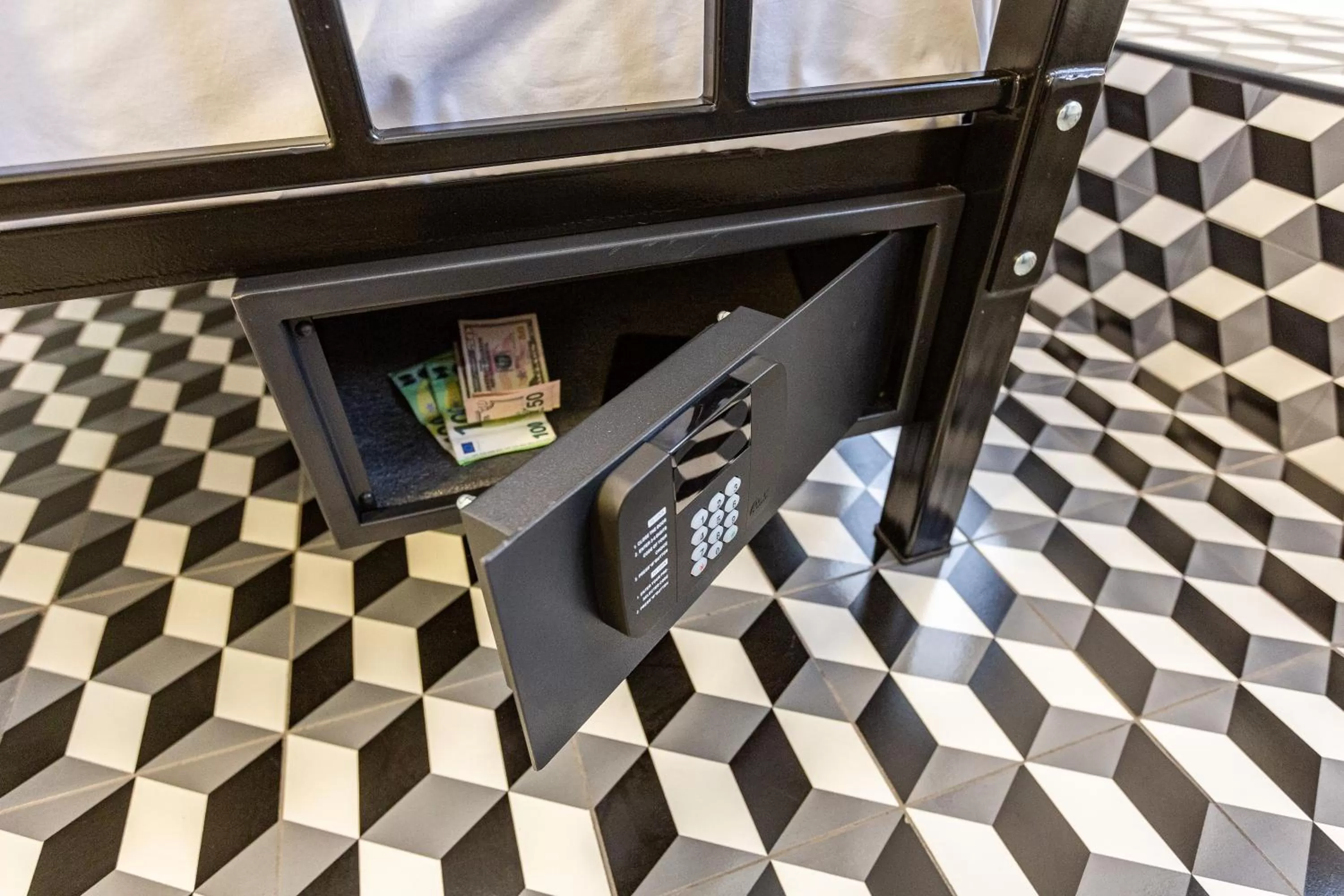 safe in Villa Pera Suite Hotel