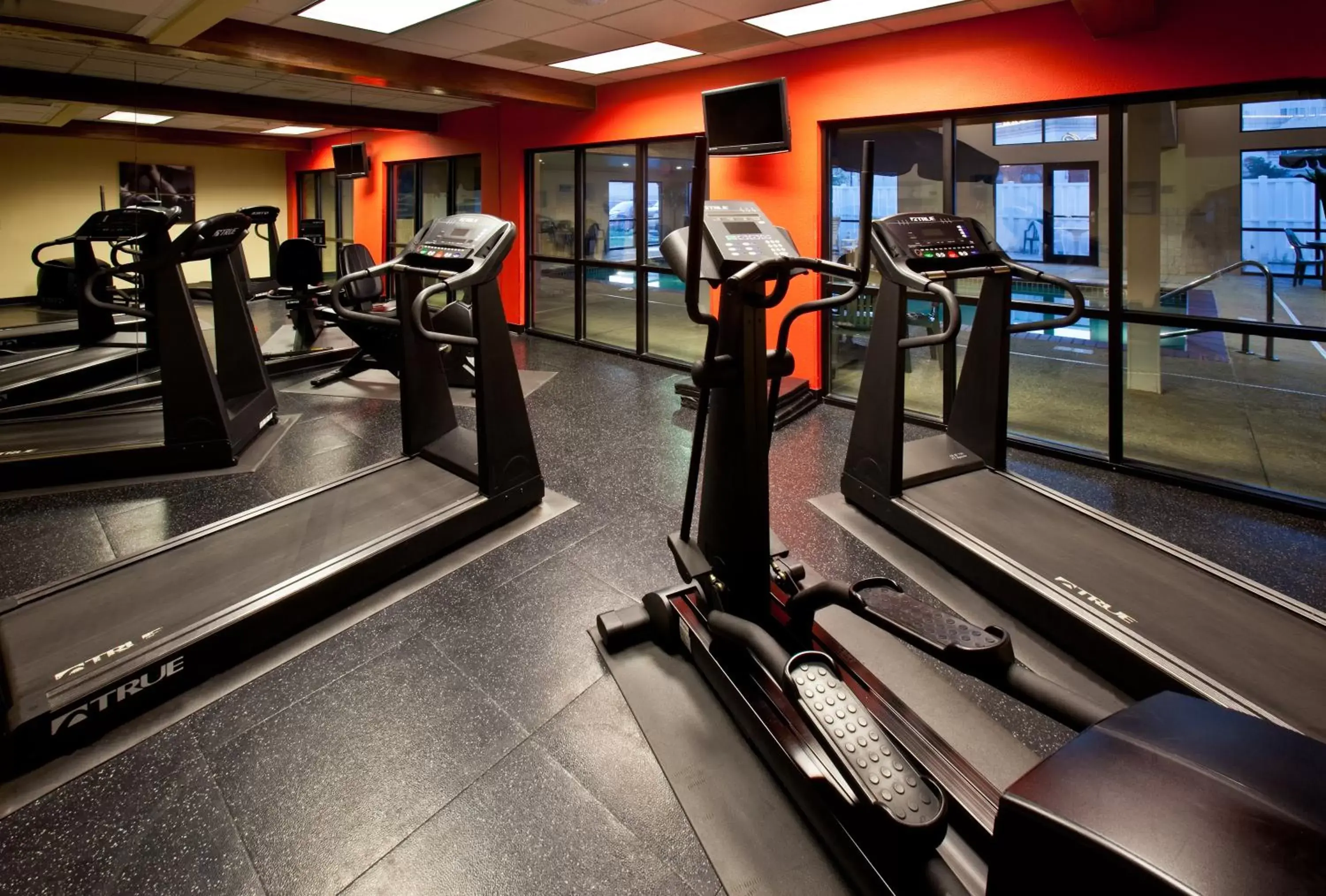 Fitness centre/facilities, Fitness Center/Facilities in Country Inn & Suites by Radisson, Council Bluffs, IA