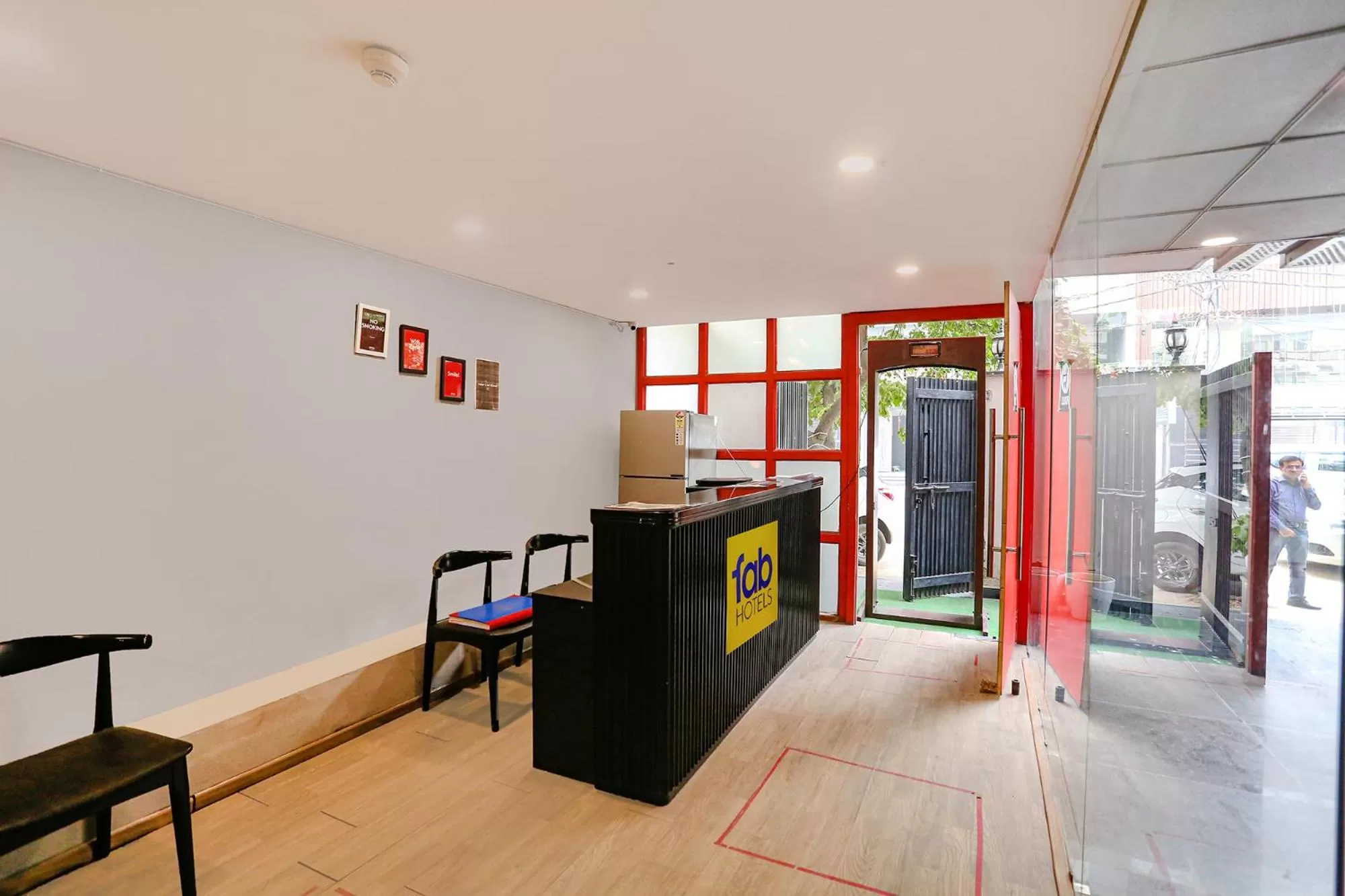 Lobby or reception in FabHotel Roseman