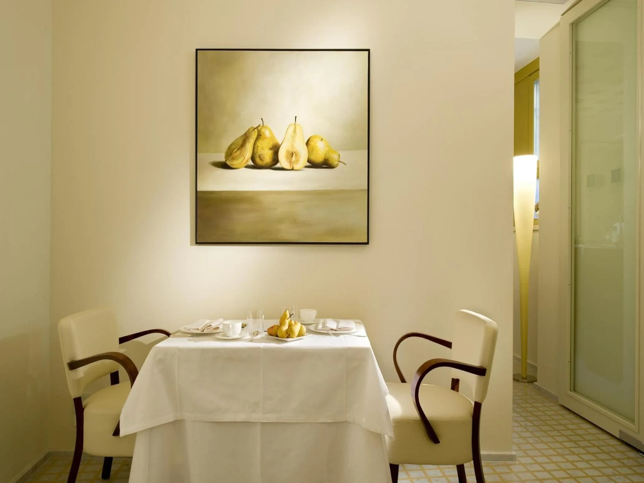 Restaurant/places to eat in Petronilla - Hotel In Bergamo