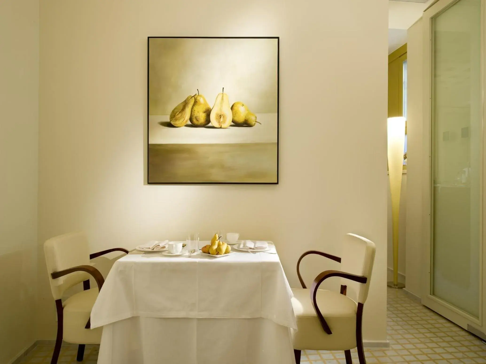 Restaurant/Places to Eat in Petronilla - Hotel In Bergamo