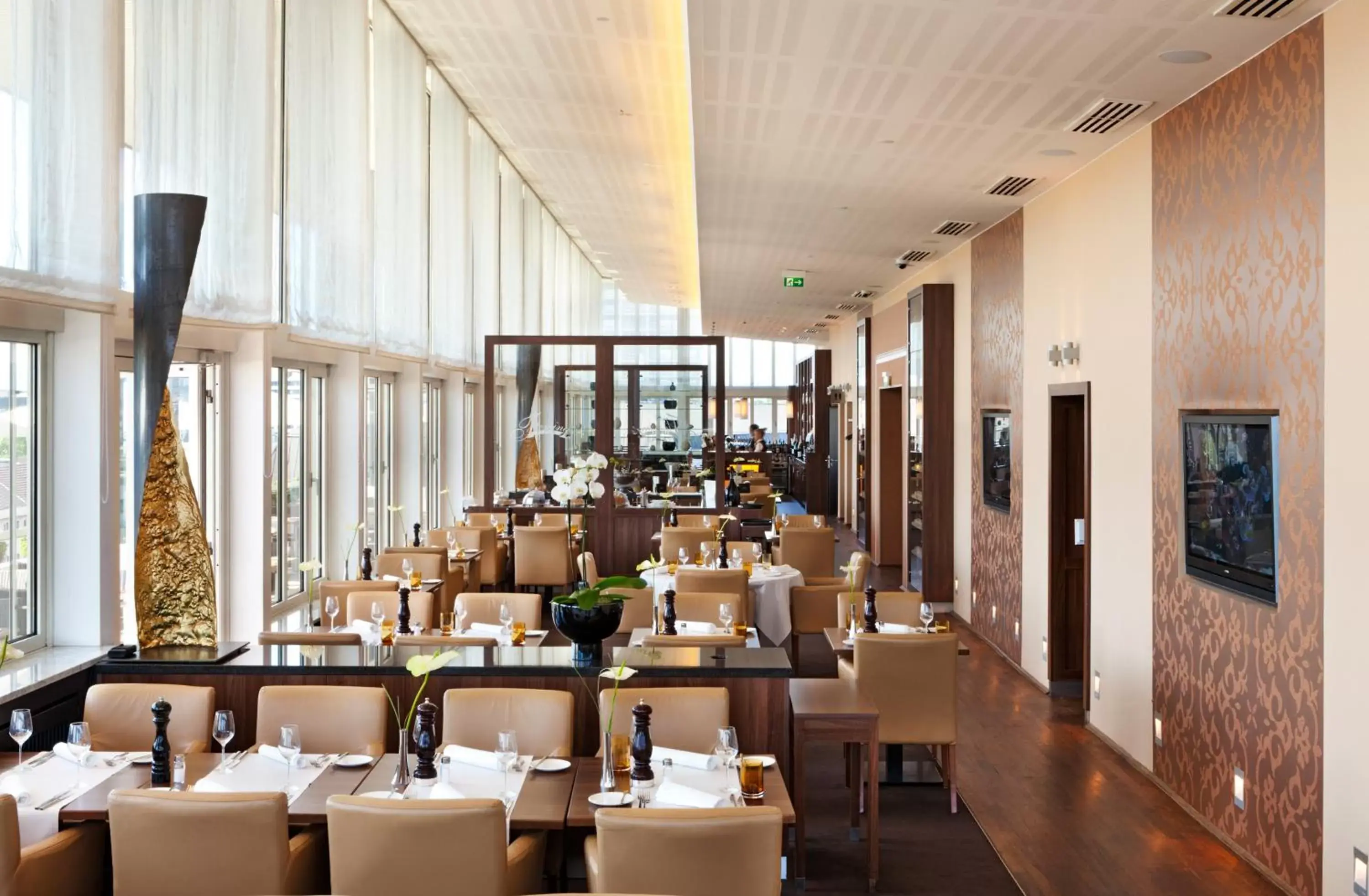 Restaurant/Places to Eat in Flemings Selection Hotel Frankfurt-City