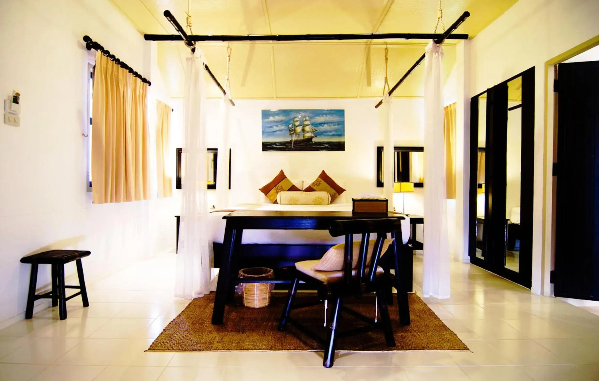 Bedroom, Dining Area in Lawana Escape Beach Resort