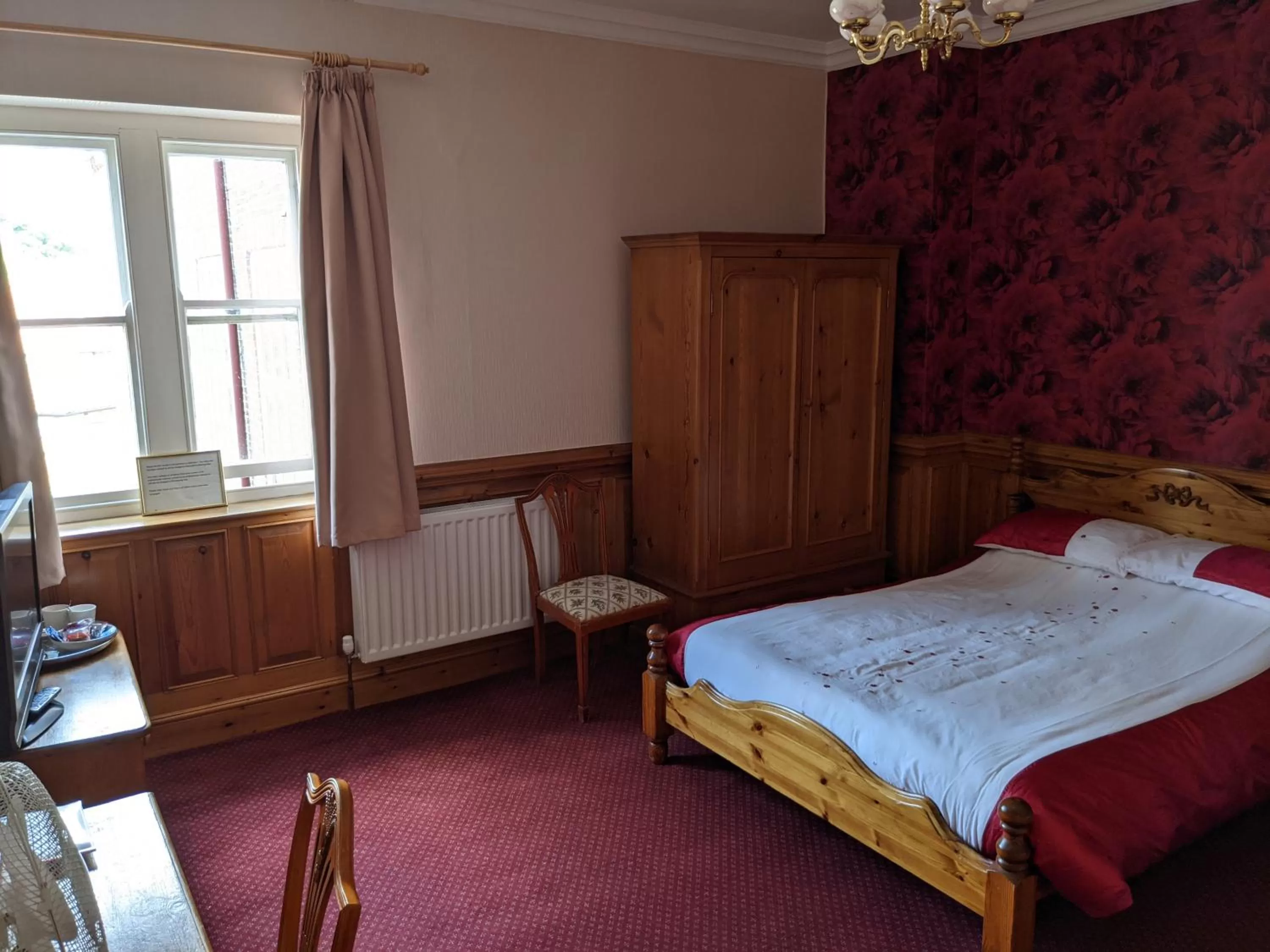 Bed in The Londesborough Arms bar with en-suite rooms