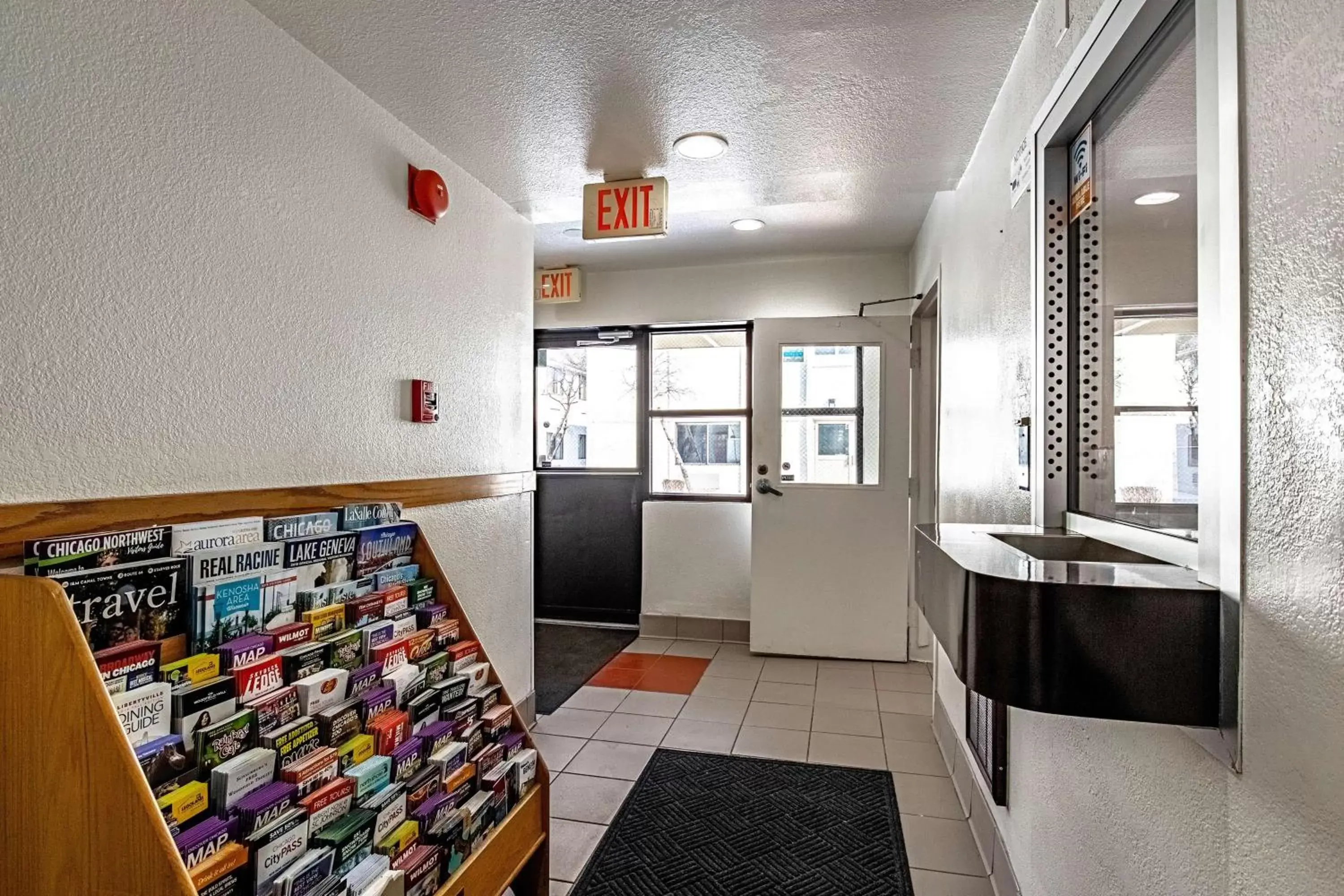 Library in Motel 6-Palatine, IL - Chicago Northwest