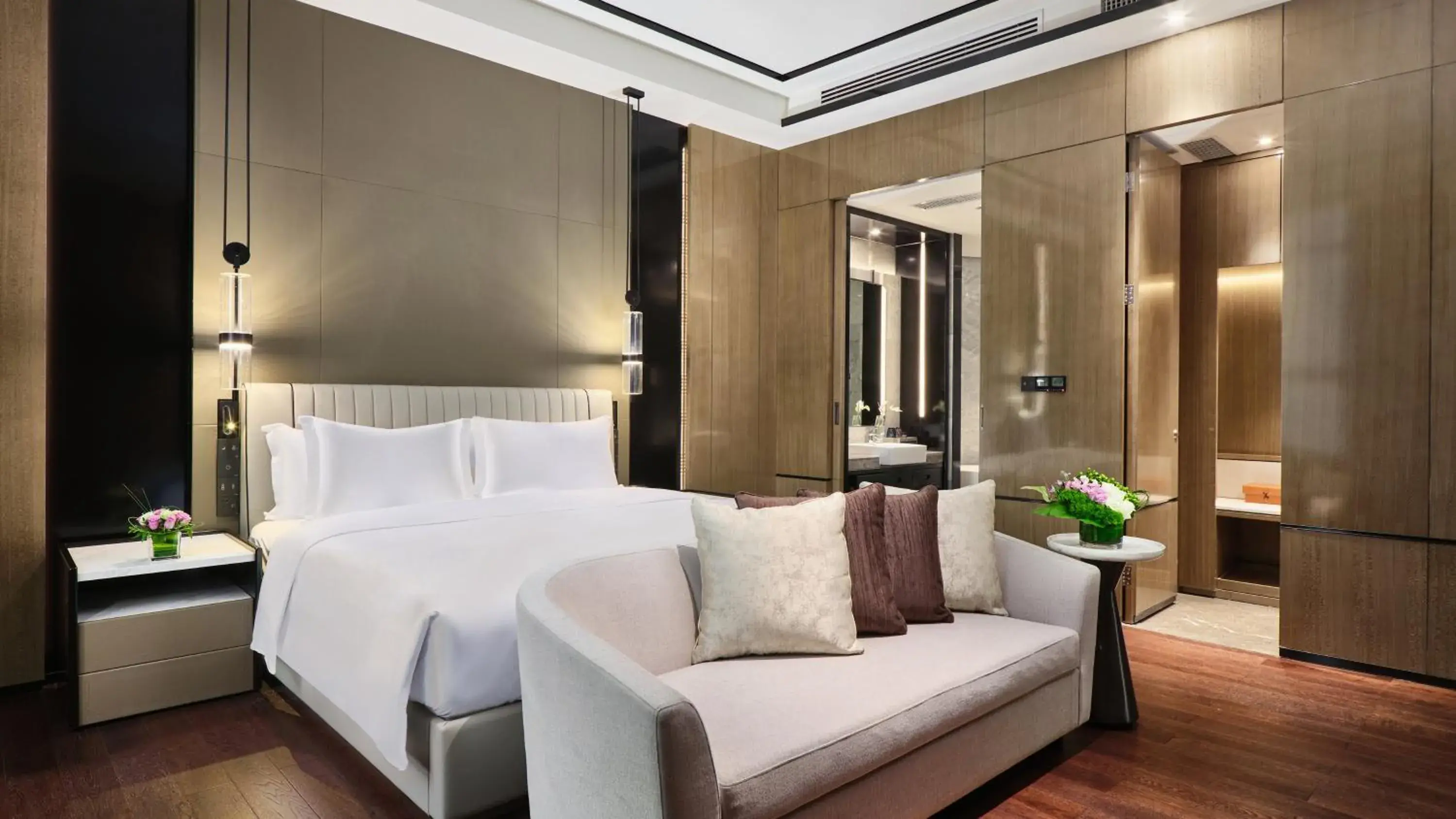 Photo of the whole room, Bed in Crowne Plaza Wuhan Development Zone, an IHG Hotel