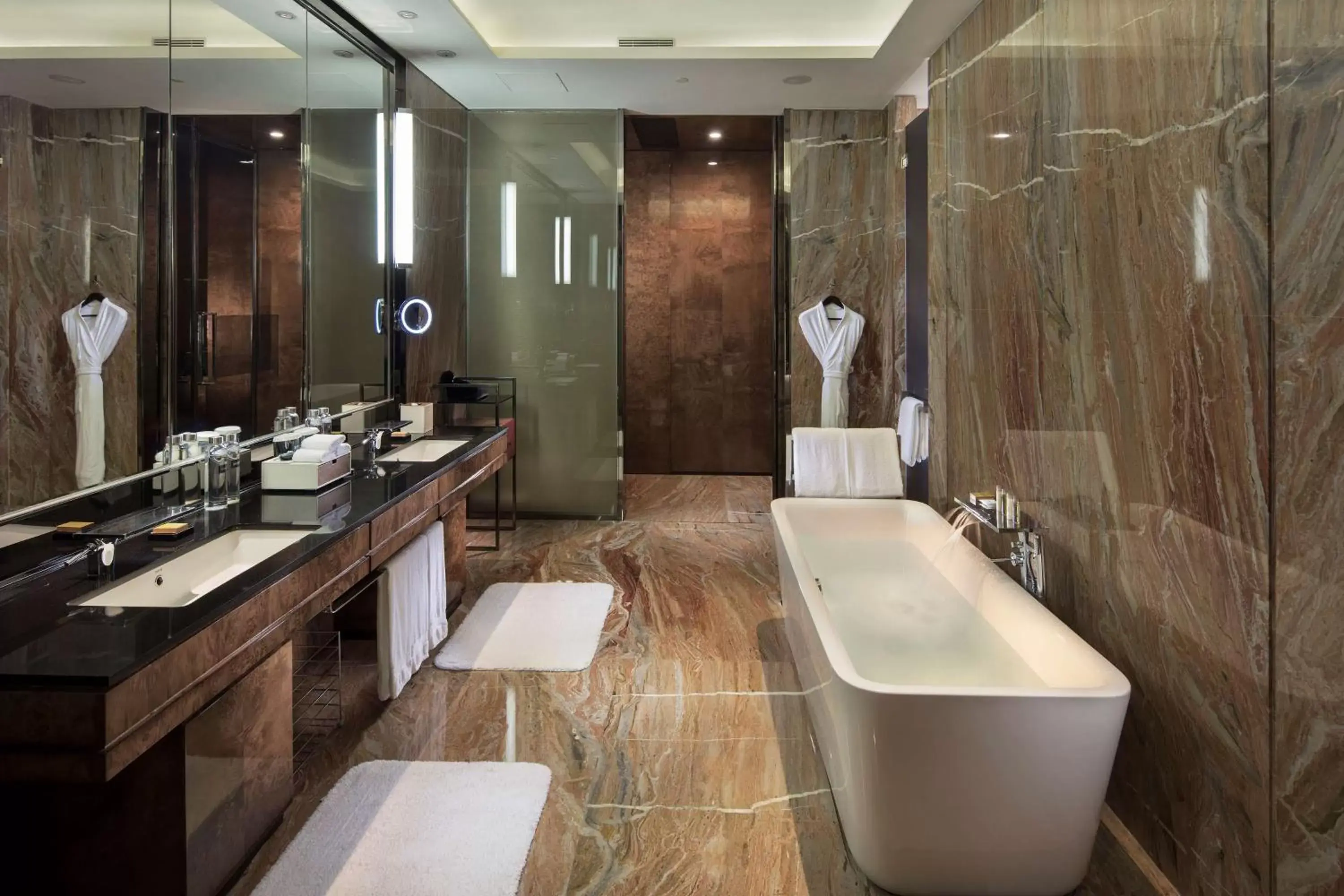 Bathroom in Hilton Guangzhou Tianhe