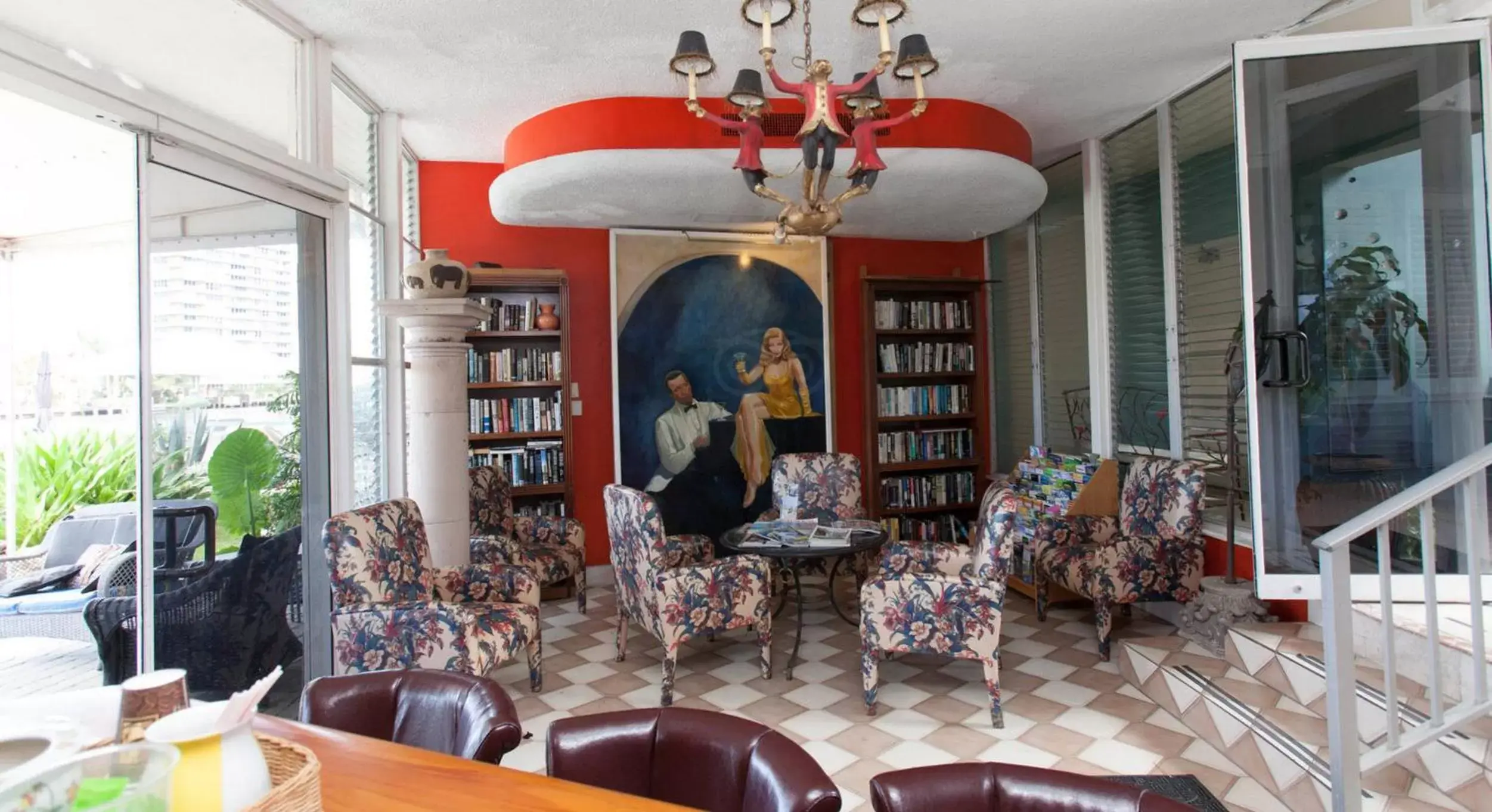 Library in Manhattan Tower Apartment Hotel