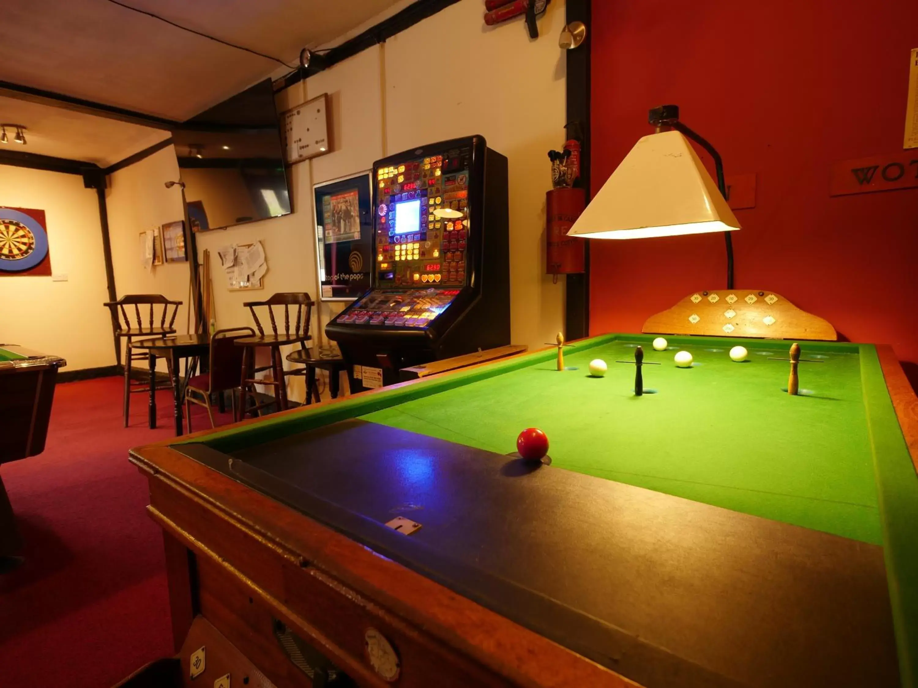 Communal lounge/ TV room, Billiards in The Five Bells, Eastry