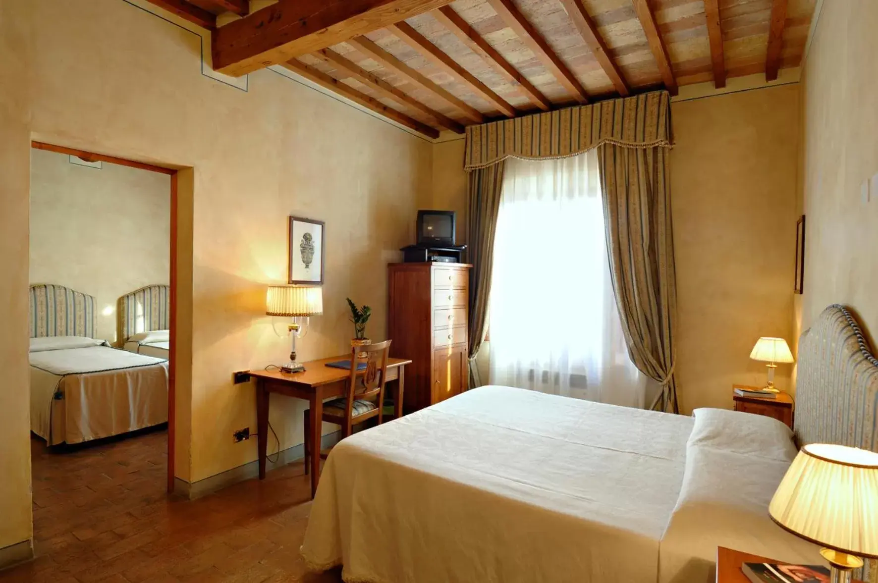 Family Room with Bathroom in B&B Palazzo Al Torrione