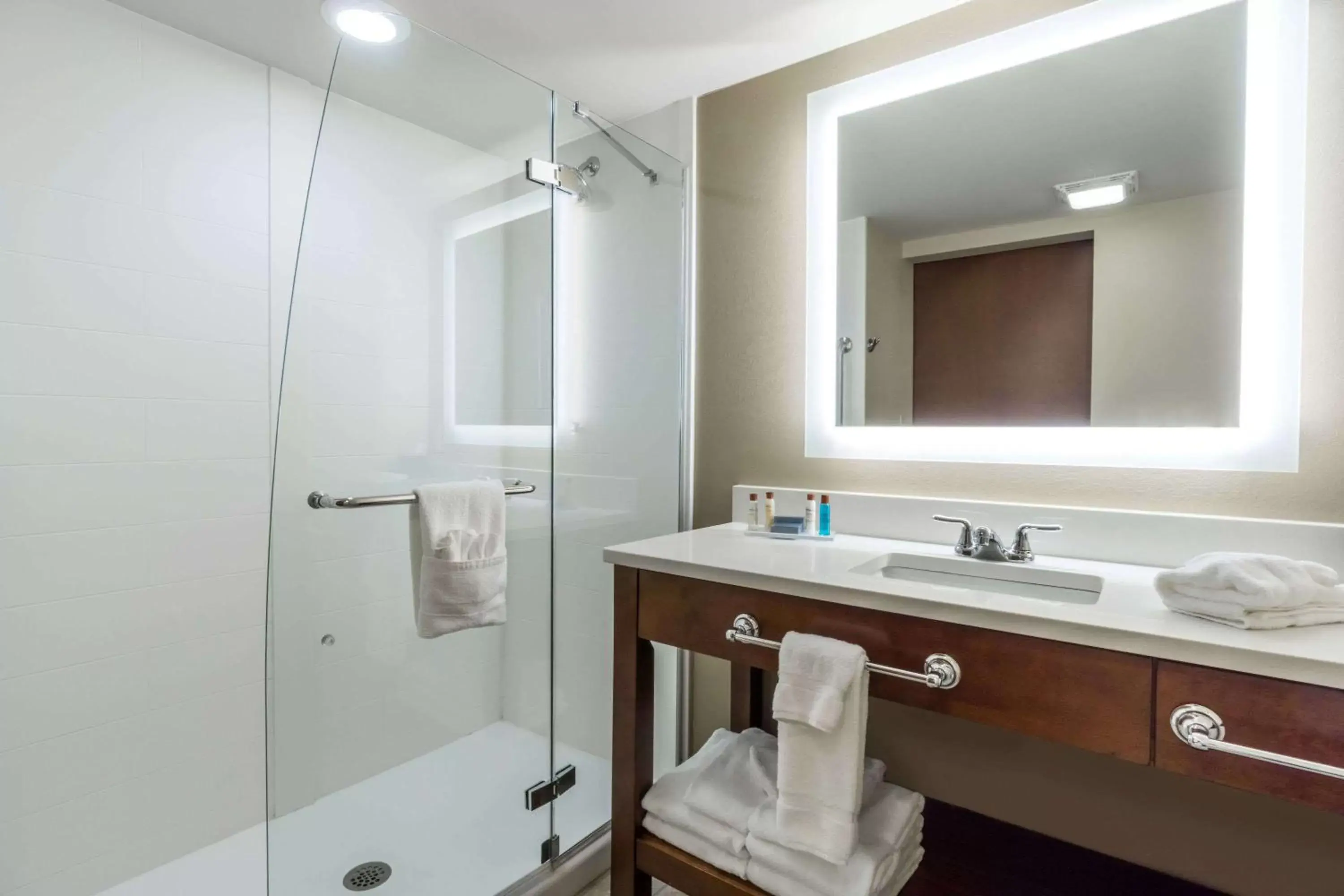 Bathroom in Hawthorn Suites by Wyndham Wheeling at The Highlands