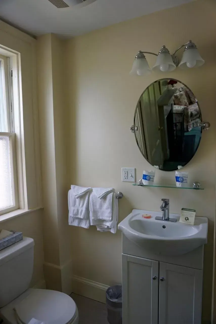 Bathroom in The Salem Inn