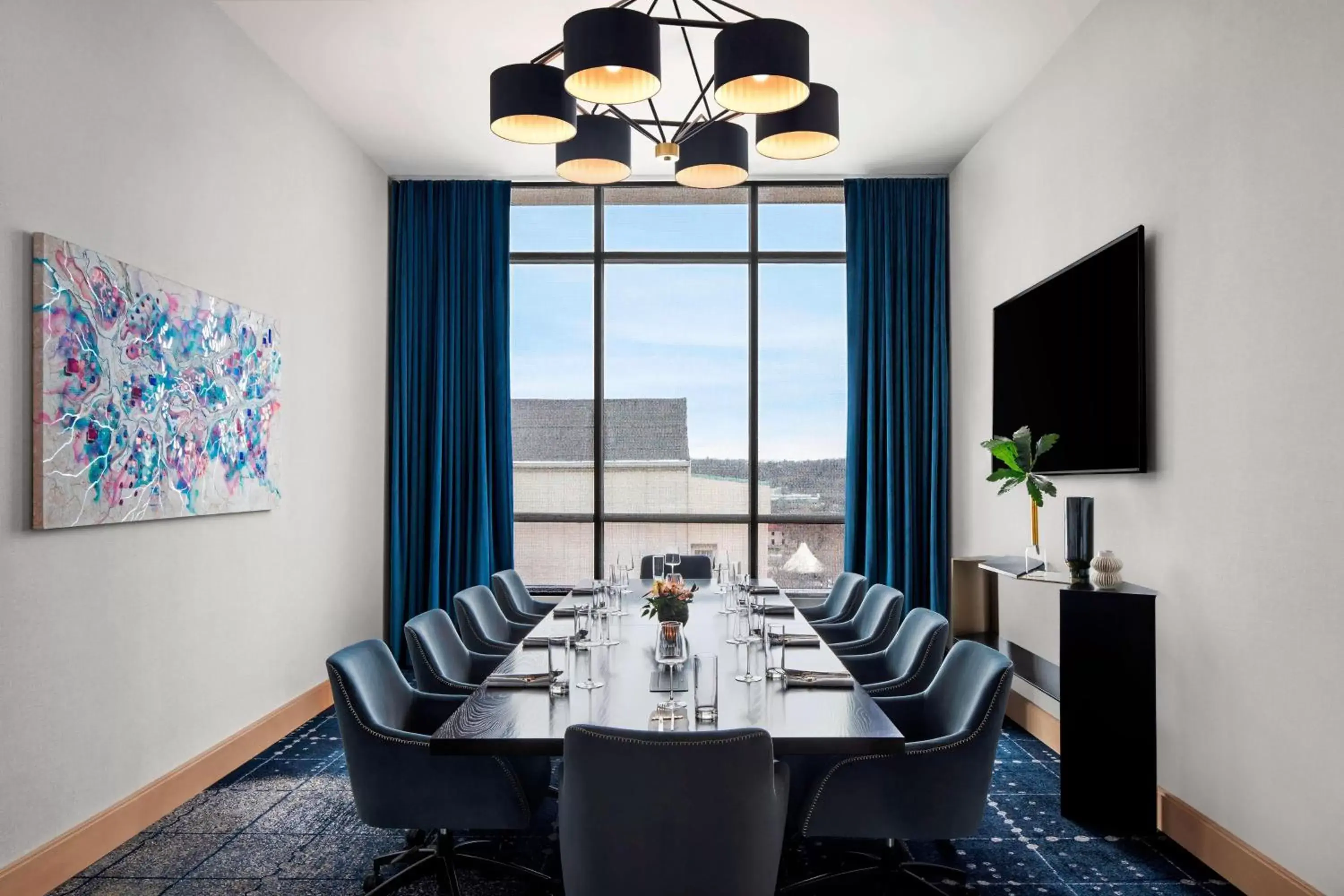Meeting/conference room in The Oaklander Hotel, Autograph Collection