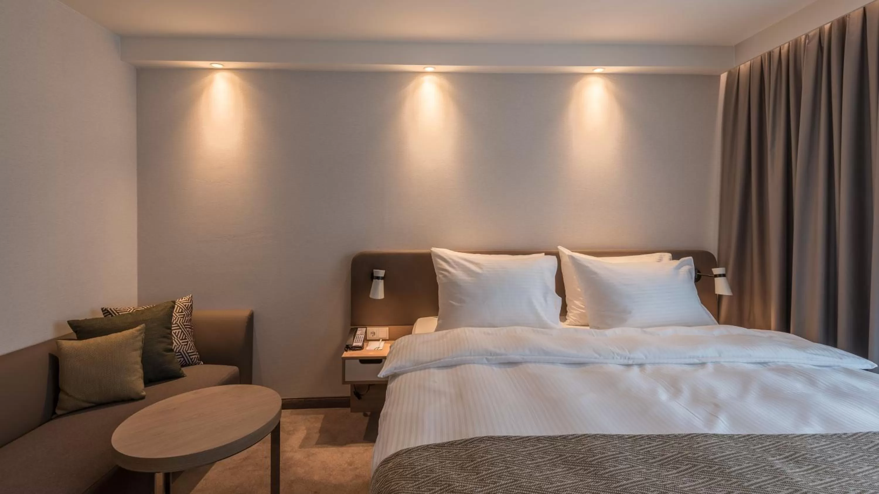 Photo of the whole room, Bed in Holiday Inn - Hamburg - Berliner Tor by IHG