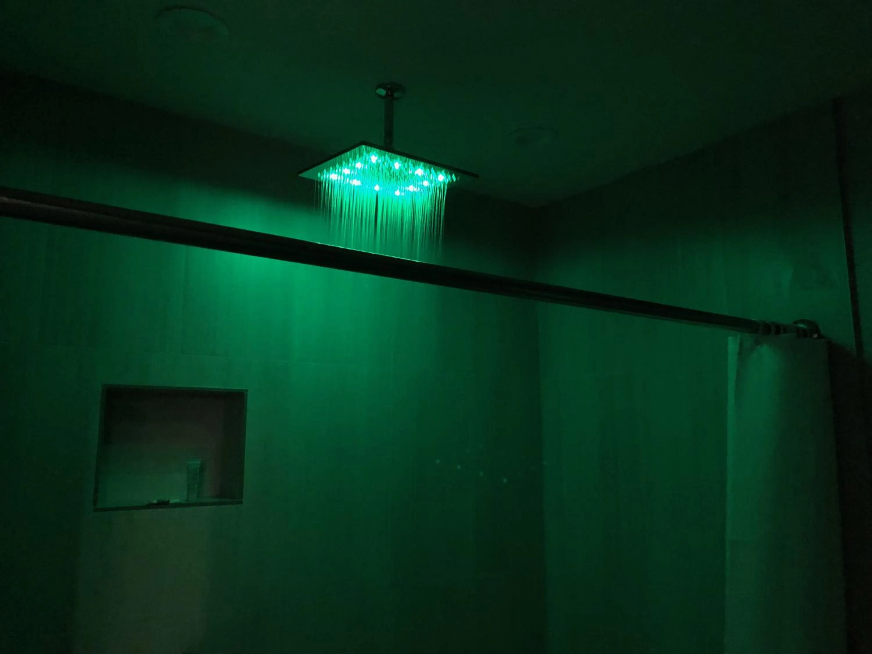 Shower in Crystal Inn Downtown