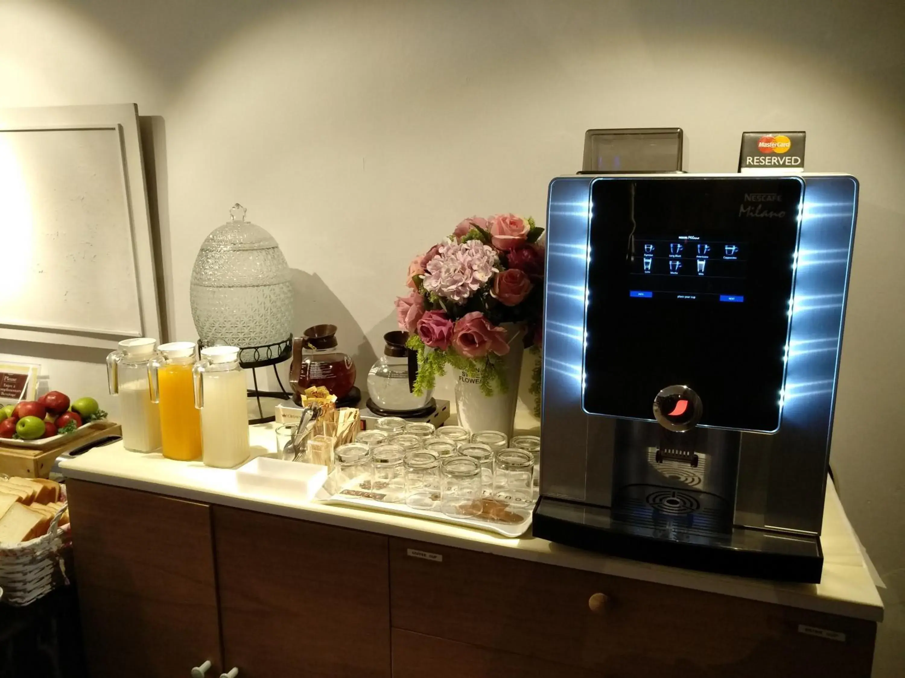 Coffee/tea facilities in Hi Hotel