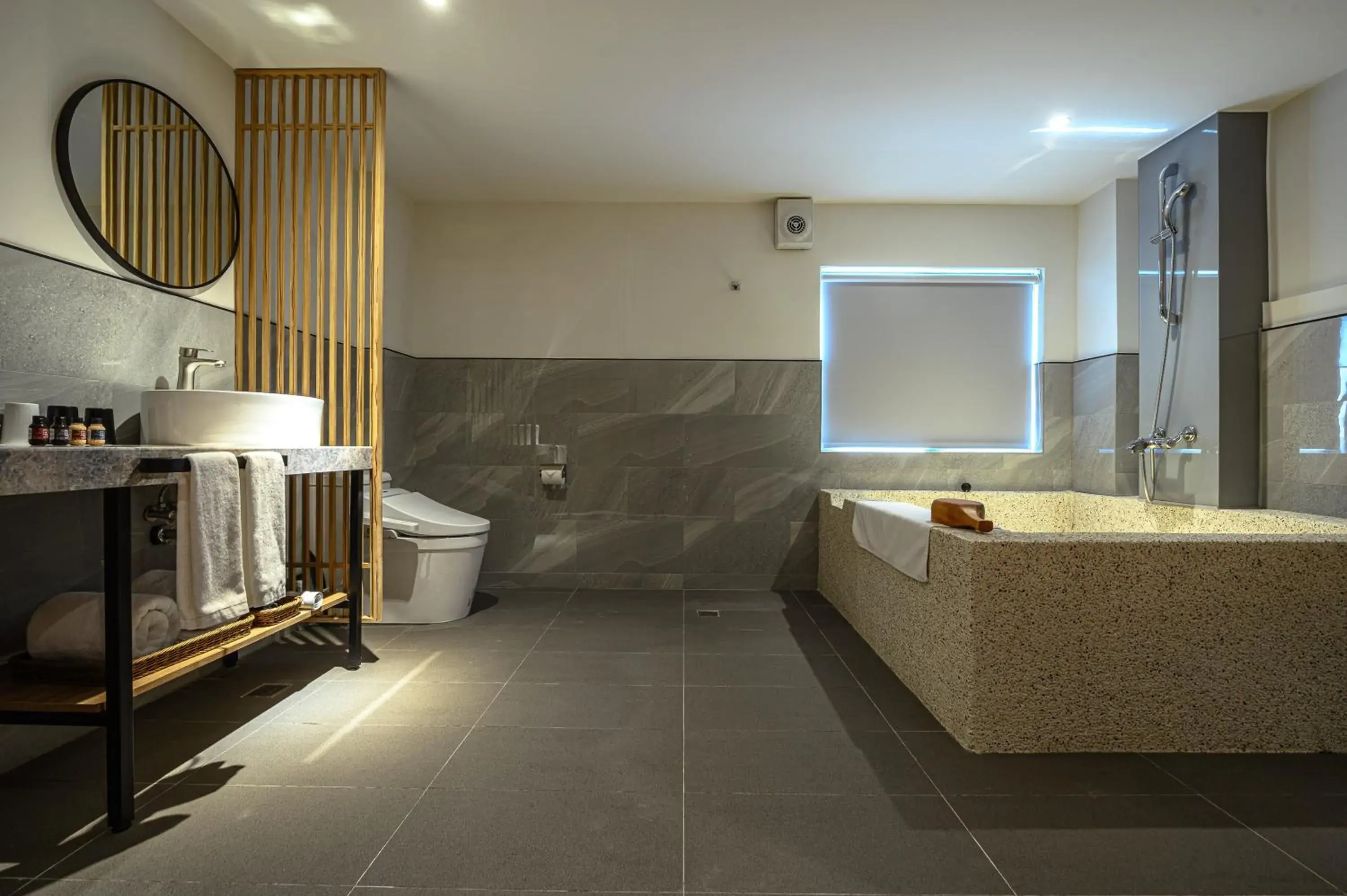 Bathroom in Yunoyado Onsen Hotspring Hotel Deyang
