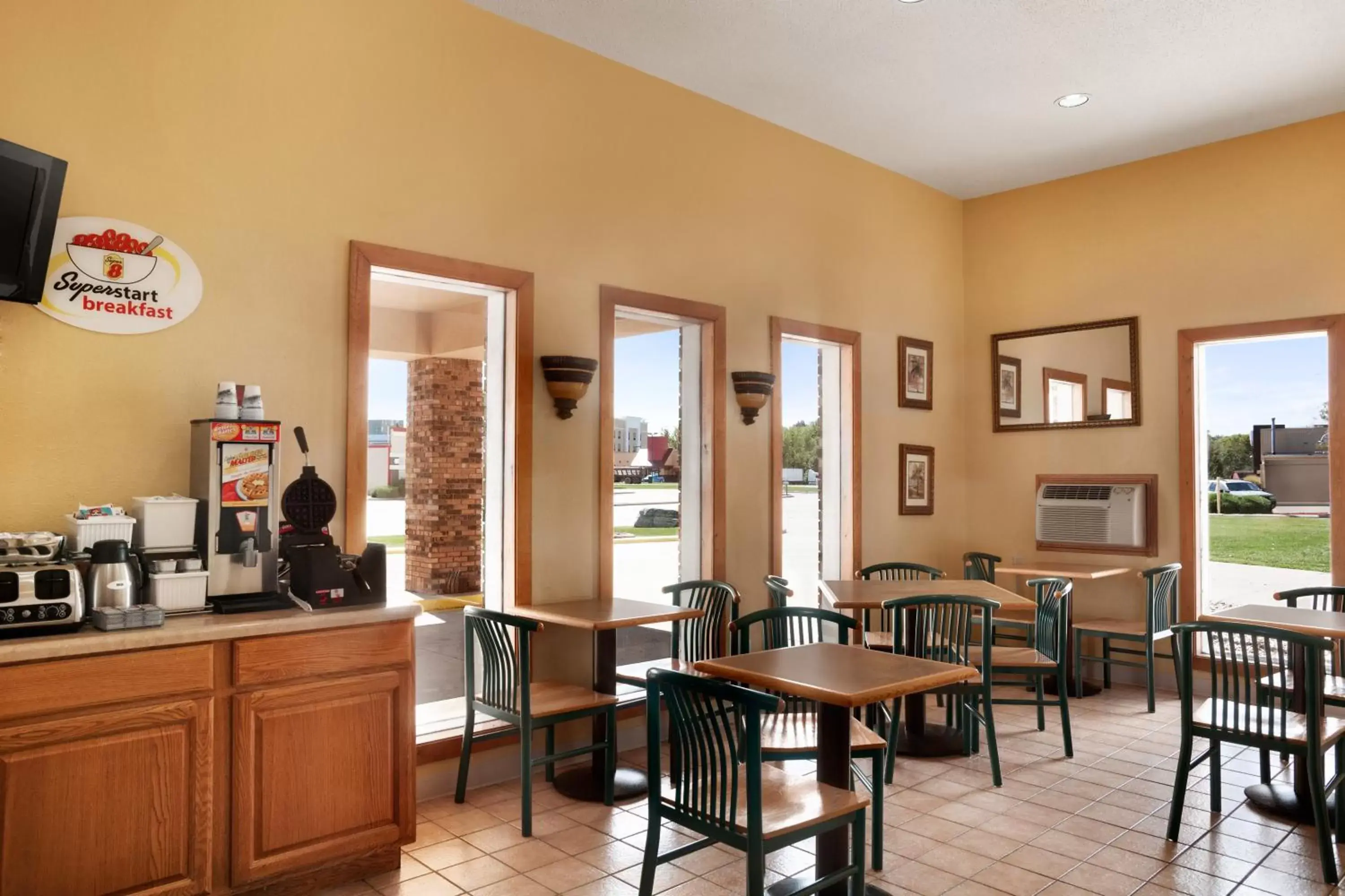 Continental breakfast, Restaurant/Places to Eat in Super 8 by Wyndham Effingham
