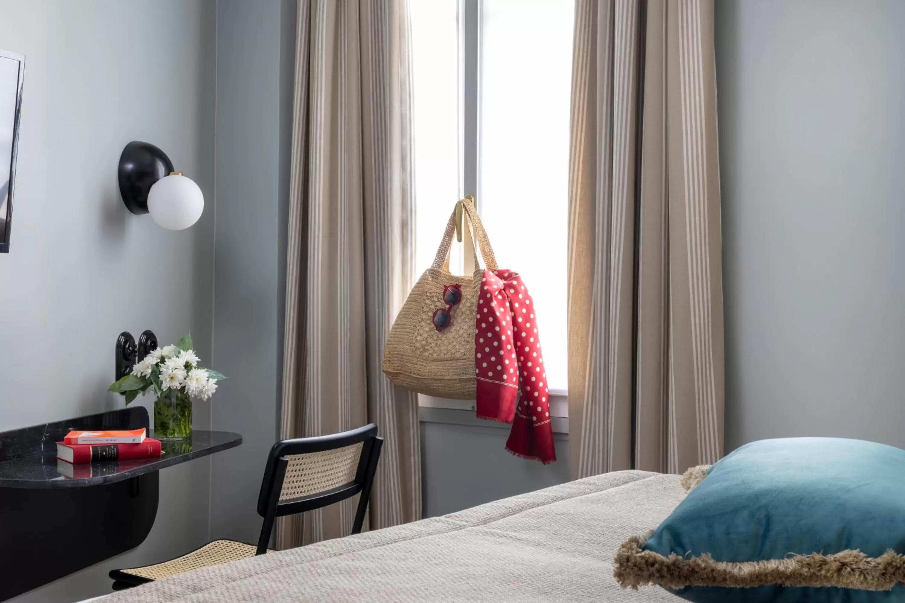 Bedroom, Bed in Hotel Bloum